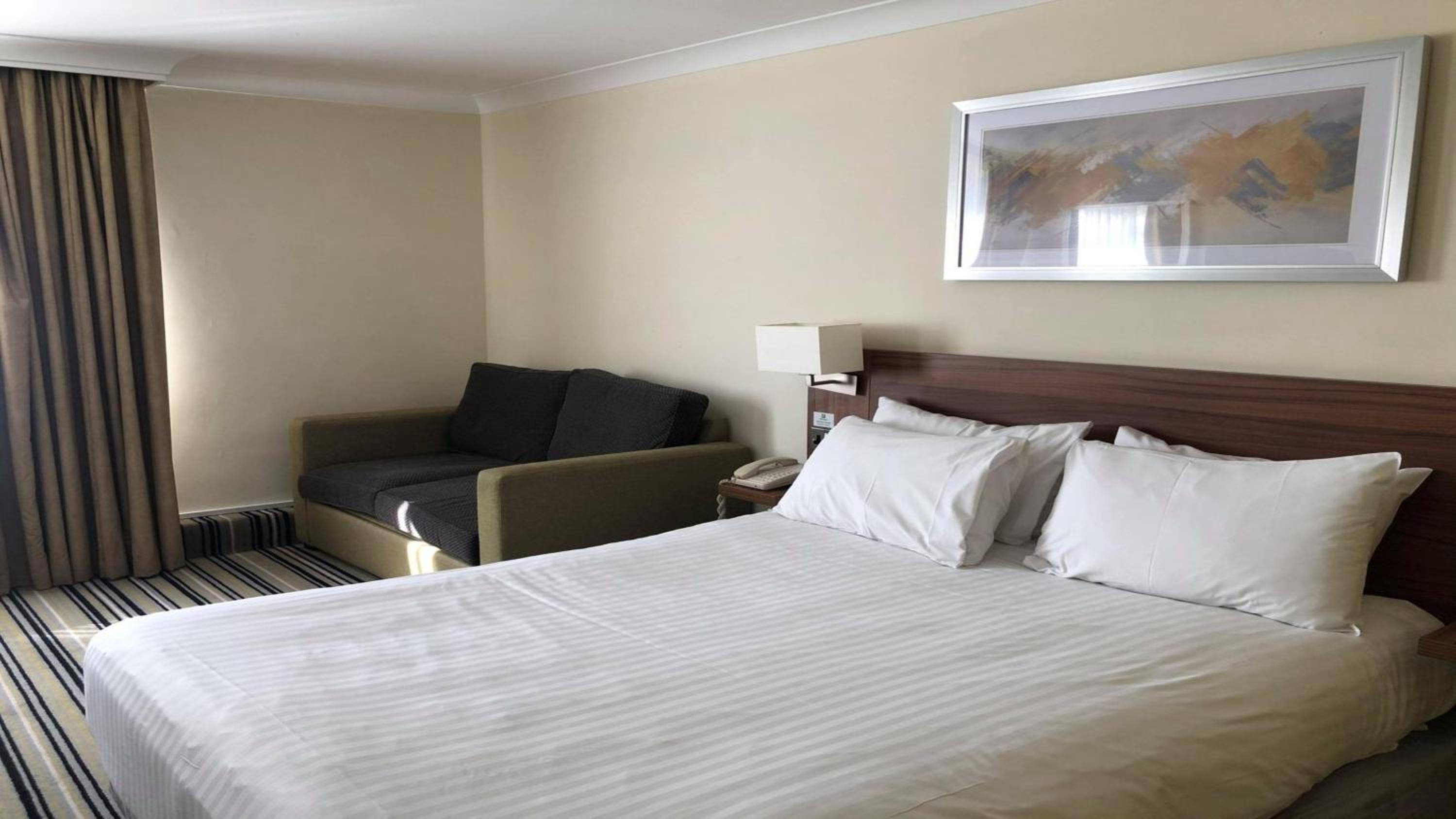 Standard Double Room with Single Sofa Bed - Photo 8