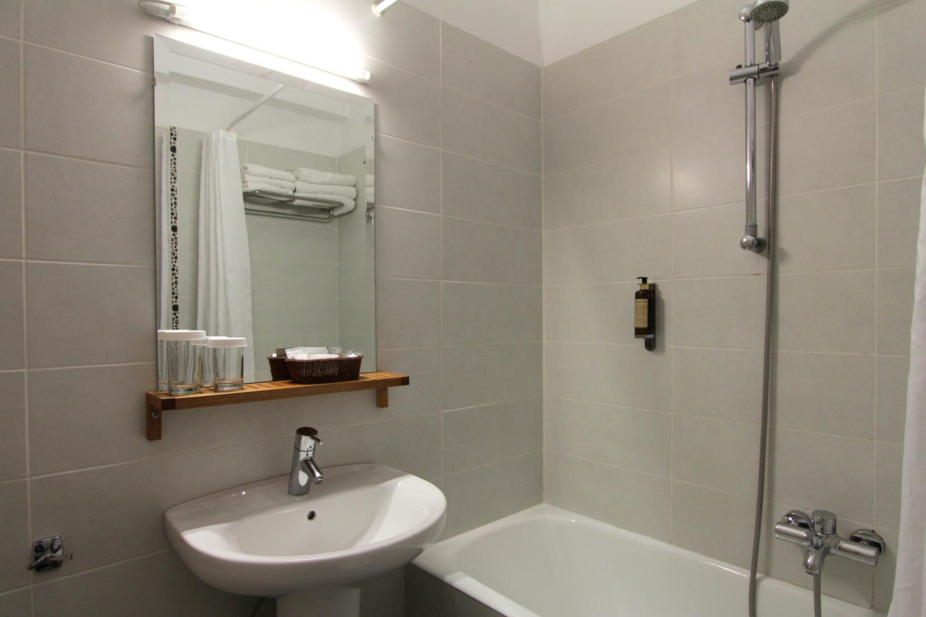Twin or Double Room photo 2
