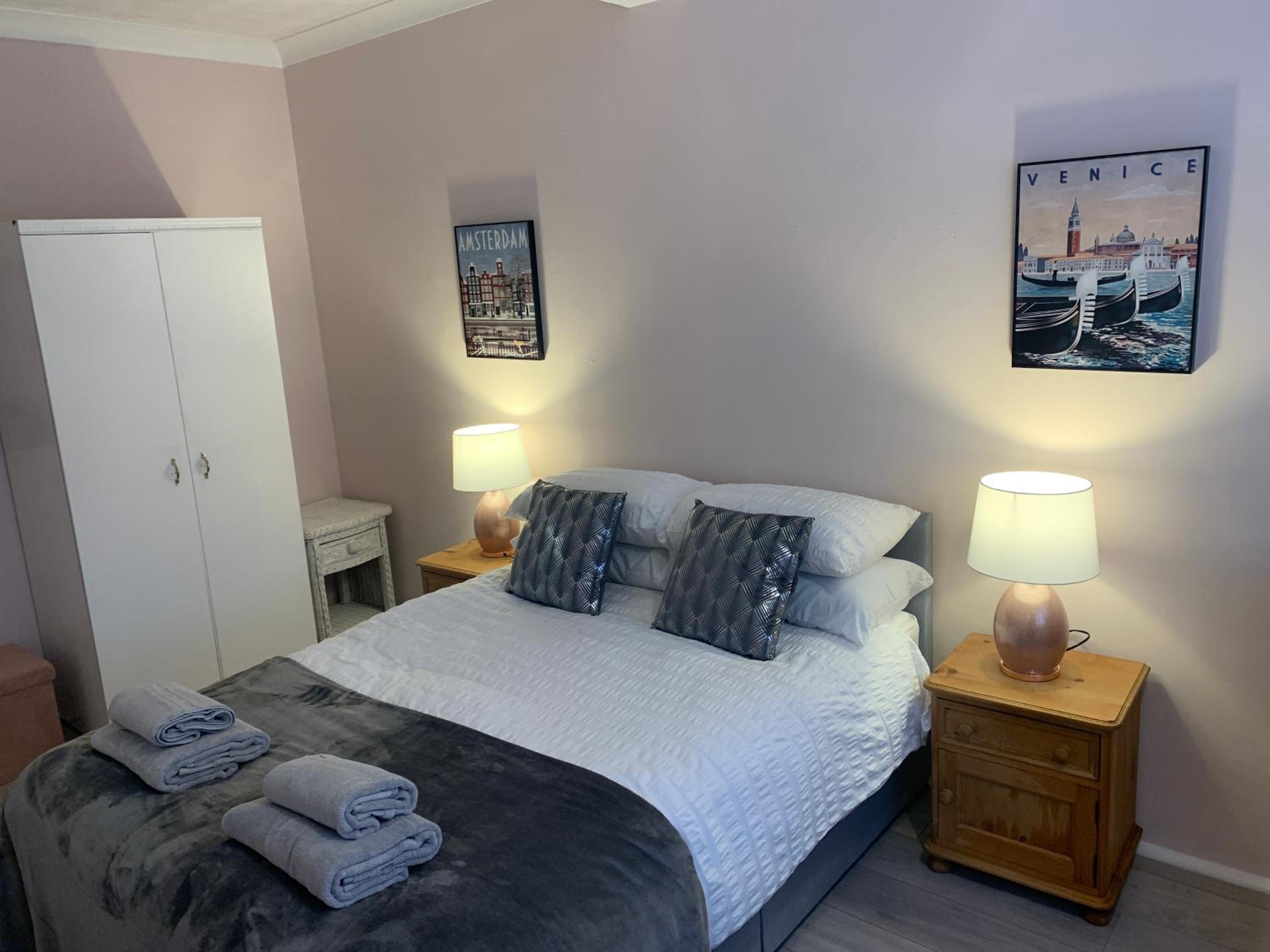 Three-Bedroom Apartment photo 1