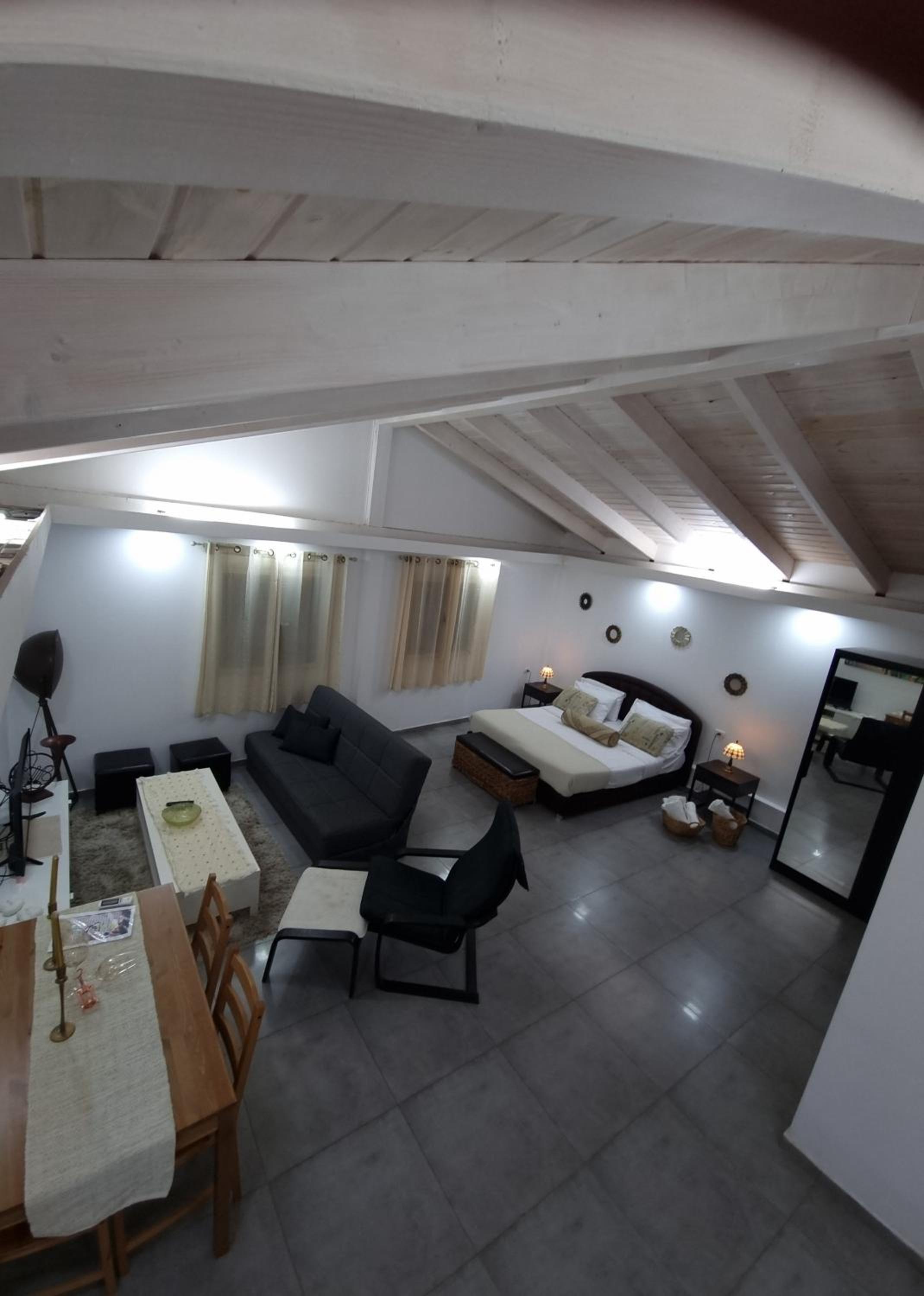 One-Bedroom Suite - Photo 9