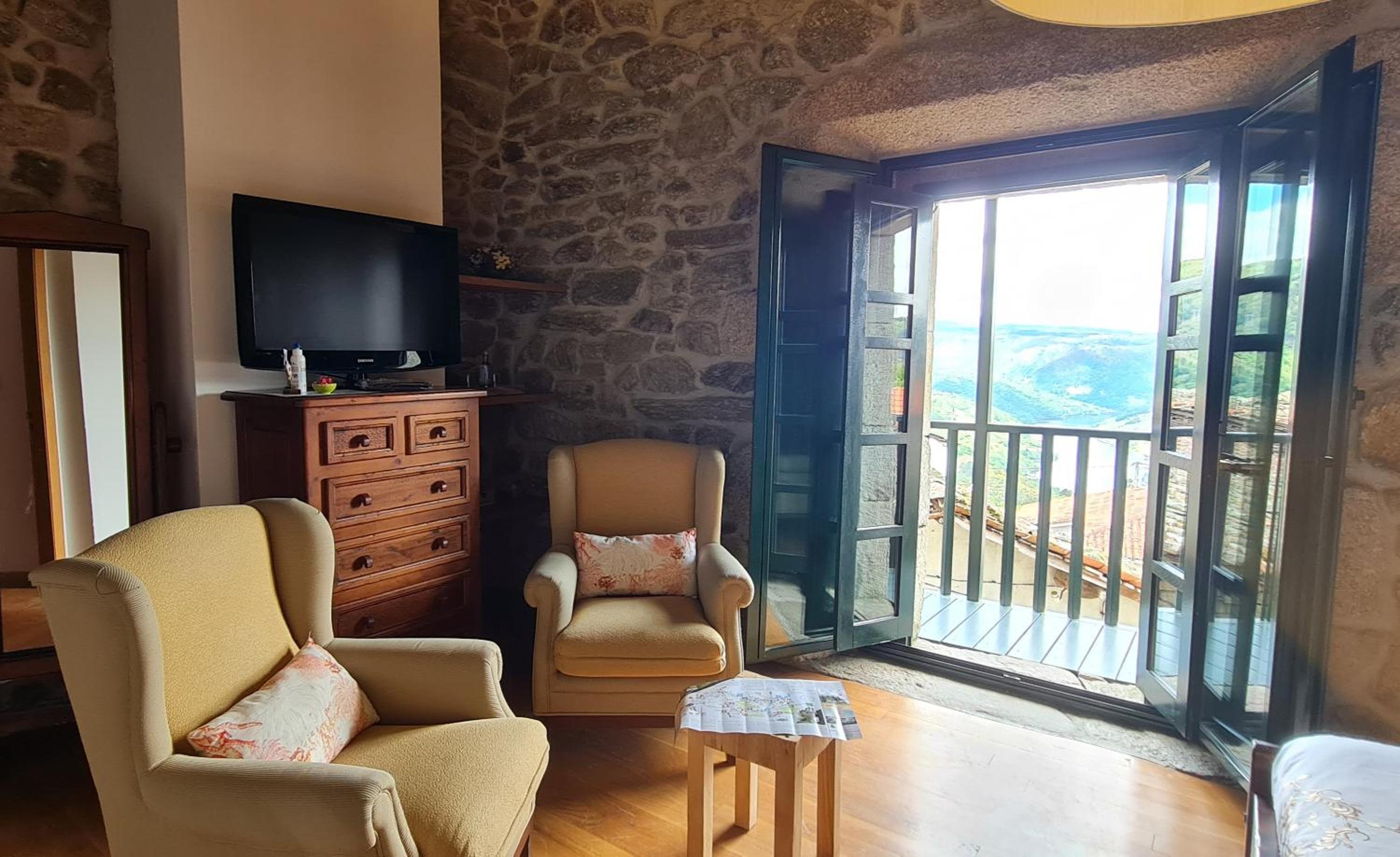 Superior Double Room with Balcony photo 3