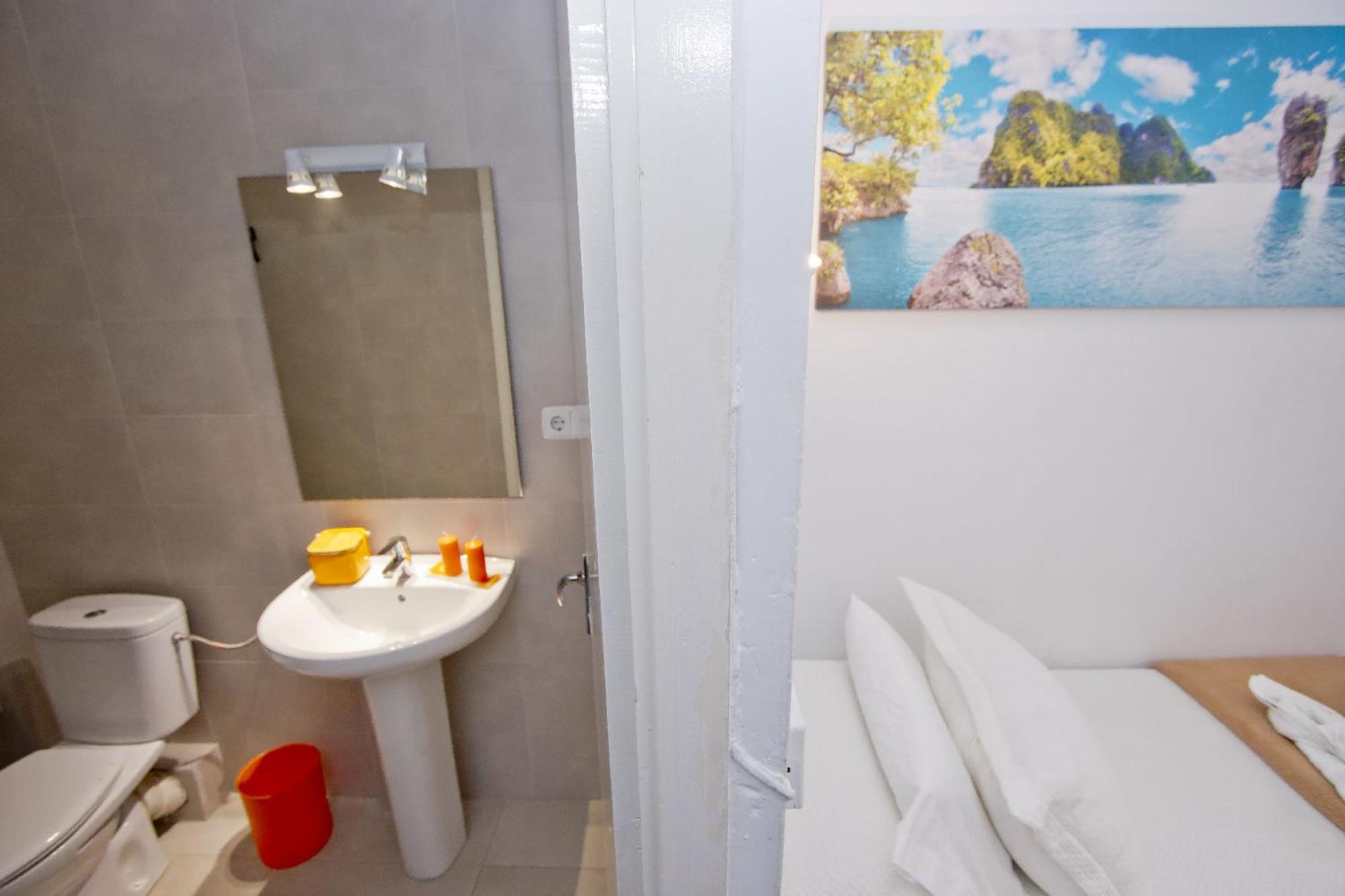 Standard Single Room photo 2