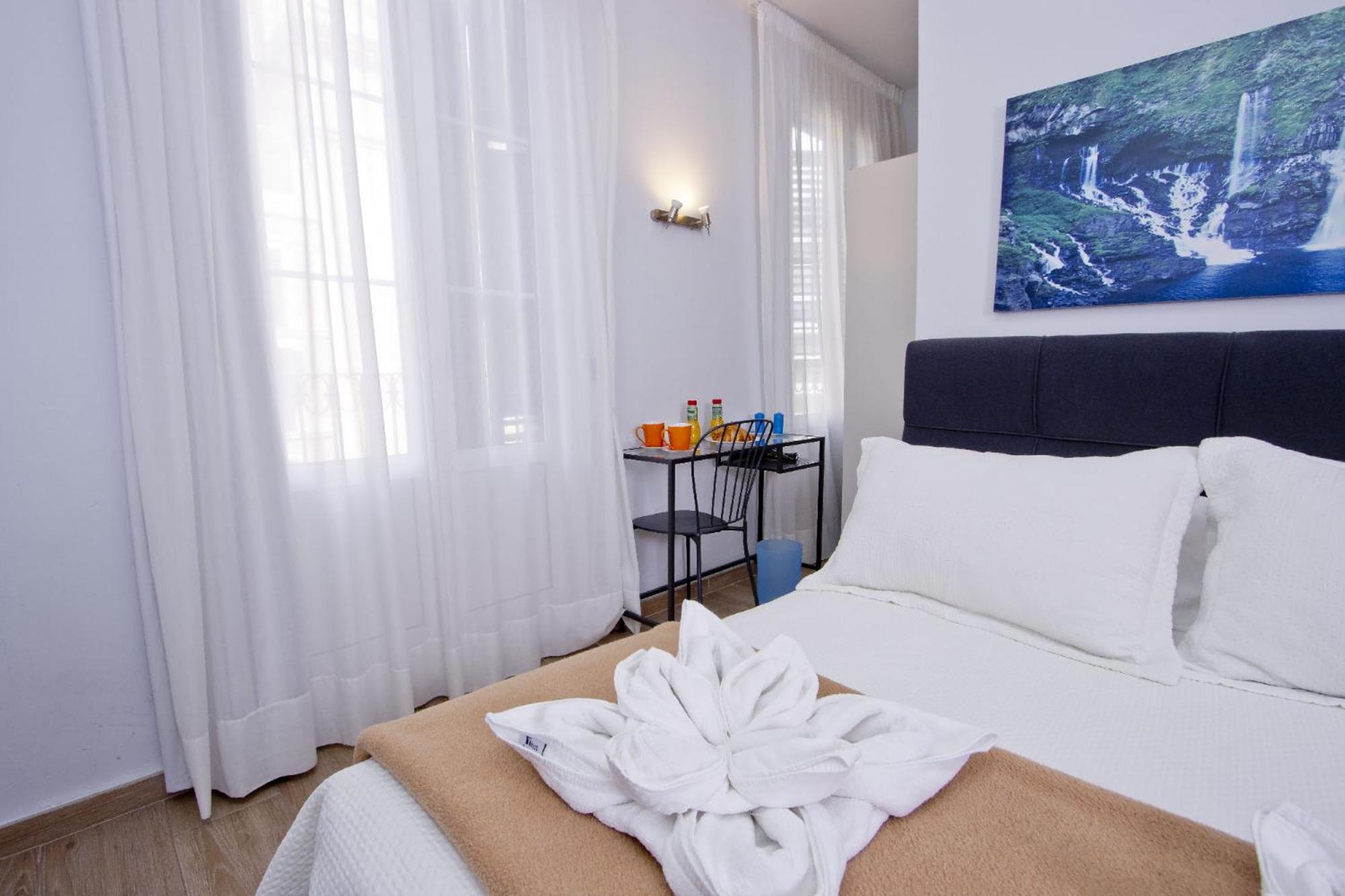 Standard Double or Twin Room photo 2