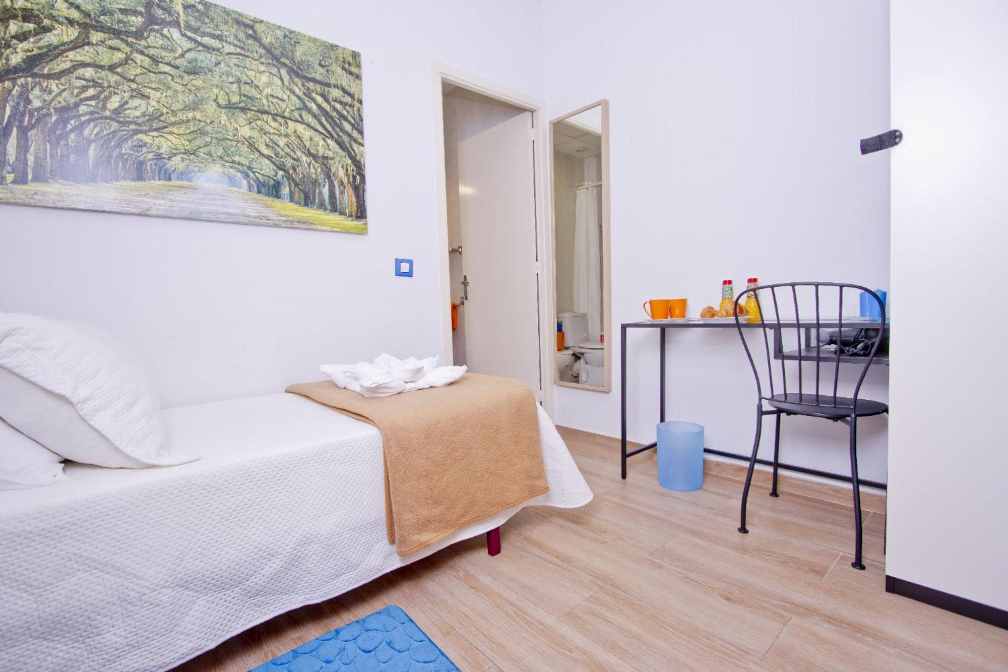 Standard Single Room photo 3