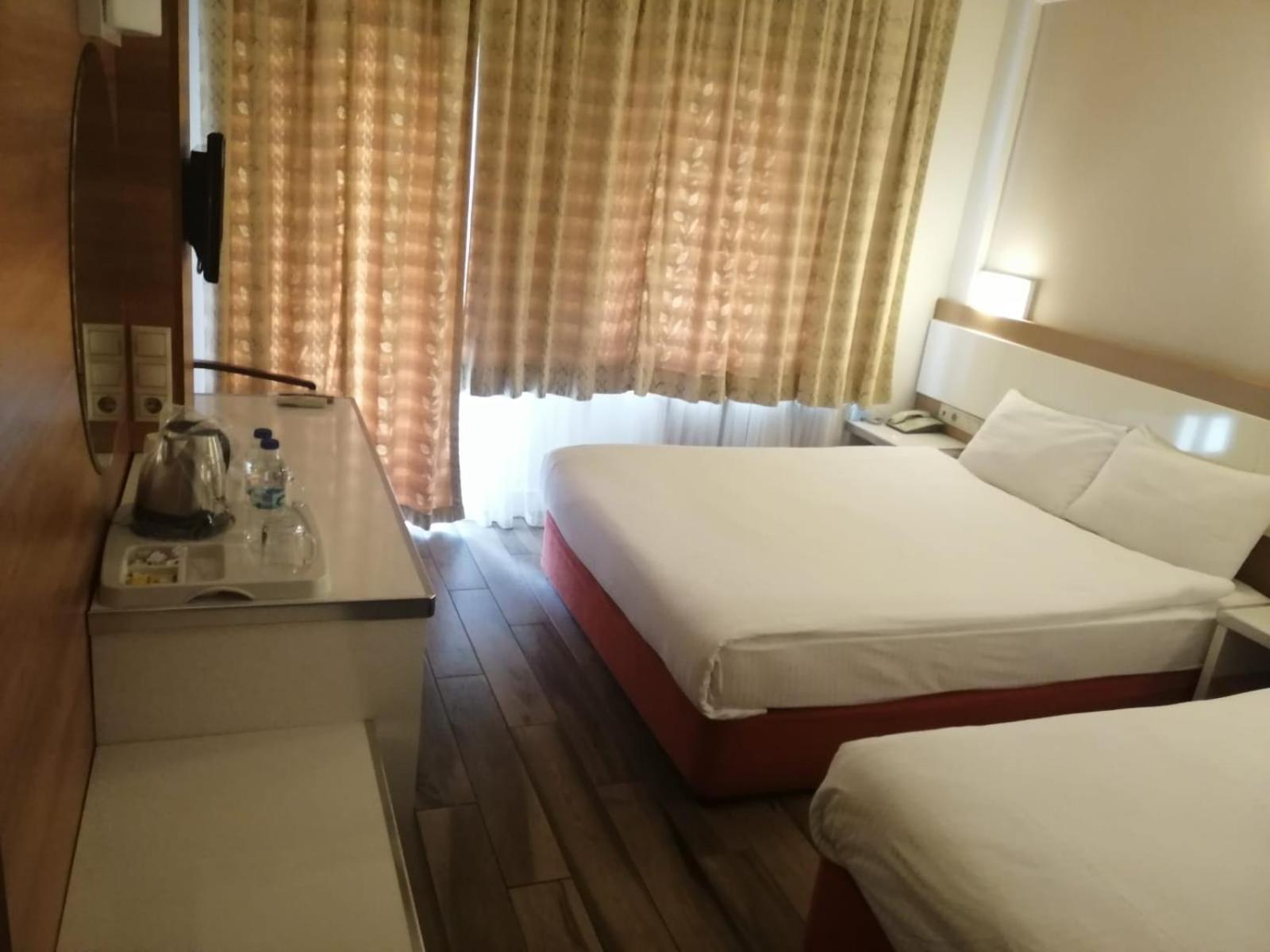 Standard Twin Room - Photo 6