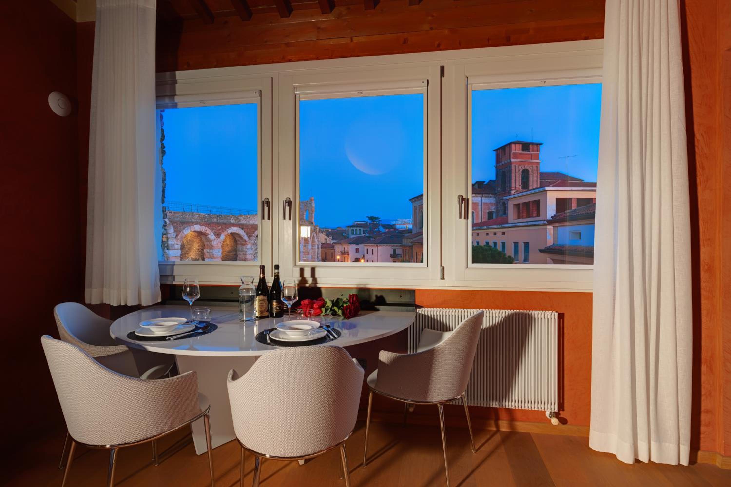 Duplex Apartment with Arena view  - Photo 15