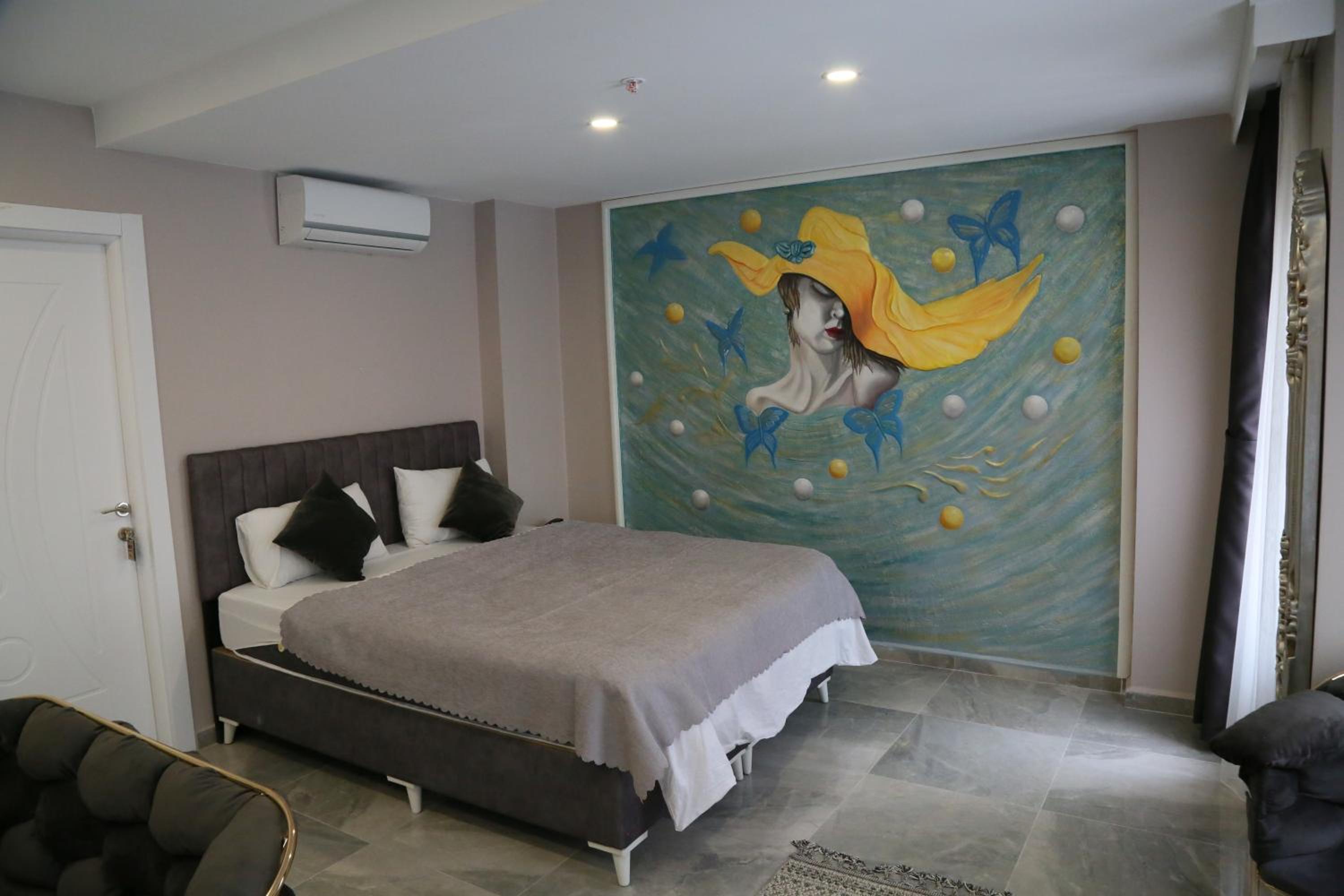 Large Double Room photo 2