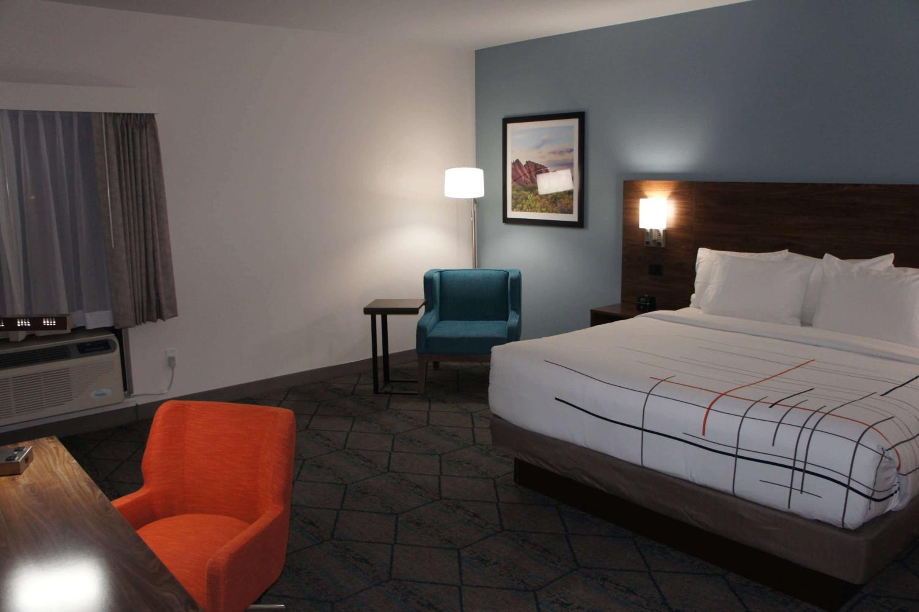 King Room - Mobility Access/Non-Smoking at La Quinta Inn & Suites by Wyndham Littleton-Red Rocks in Littleton