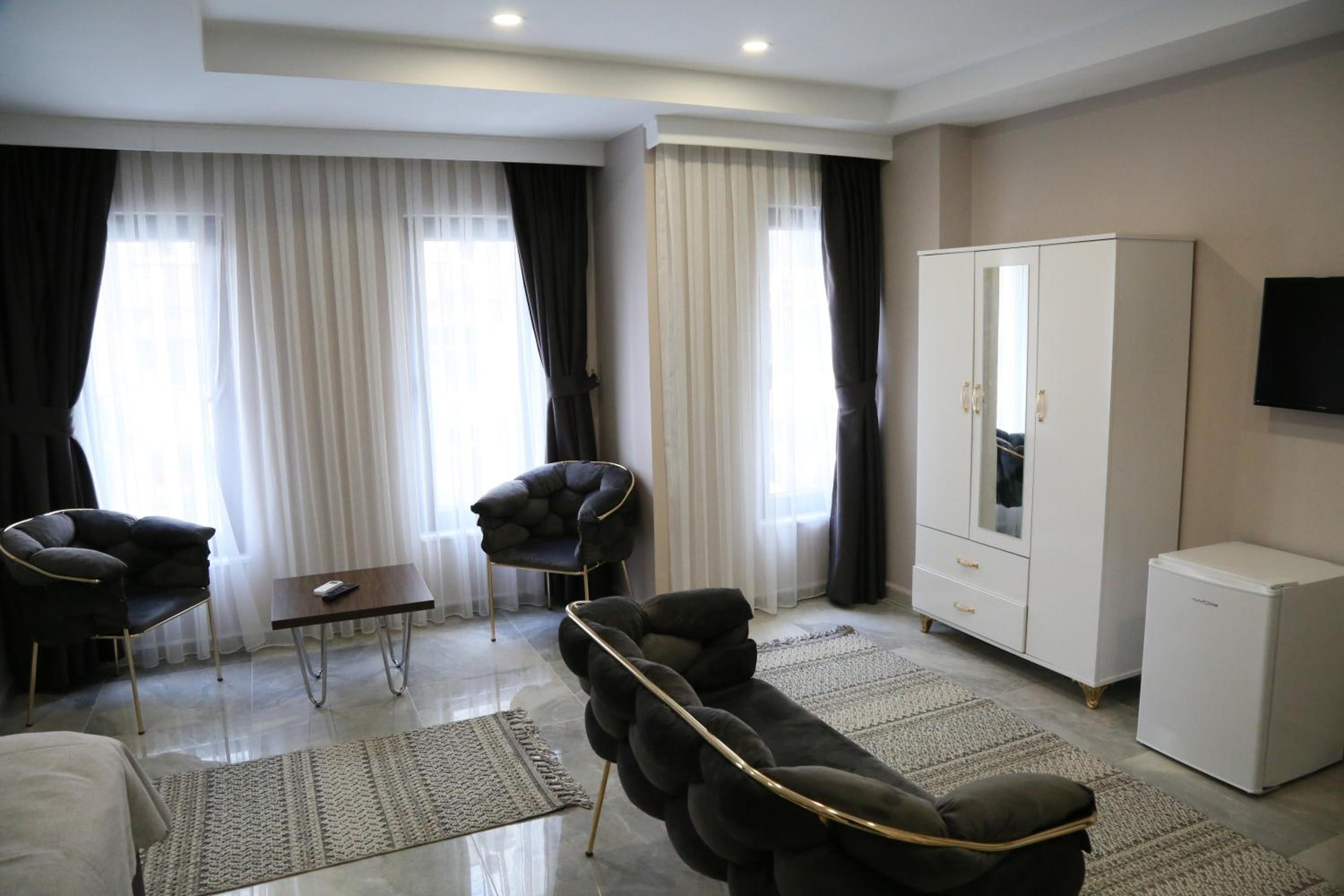 Large Double Room photo 3
