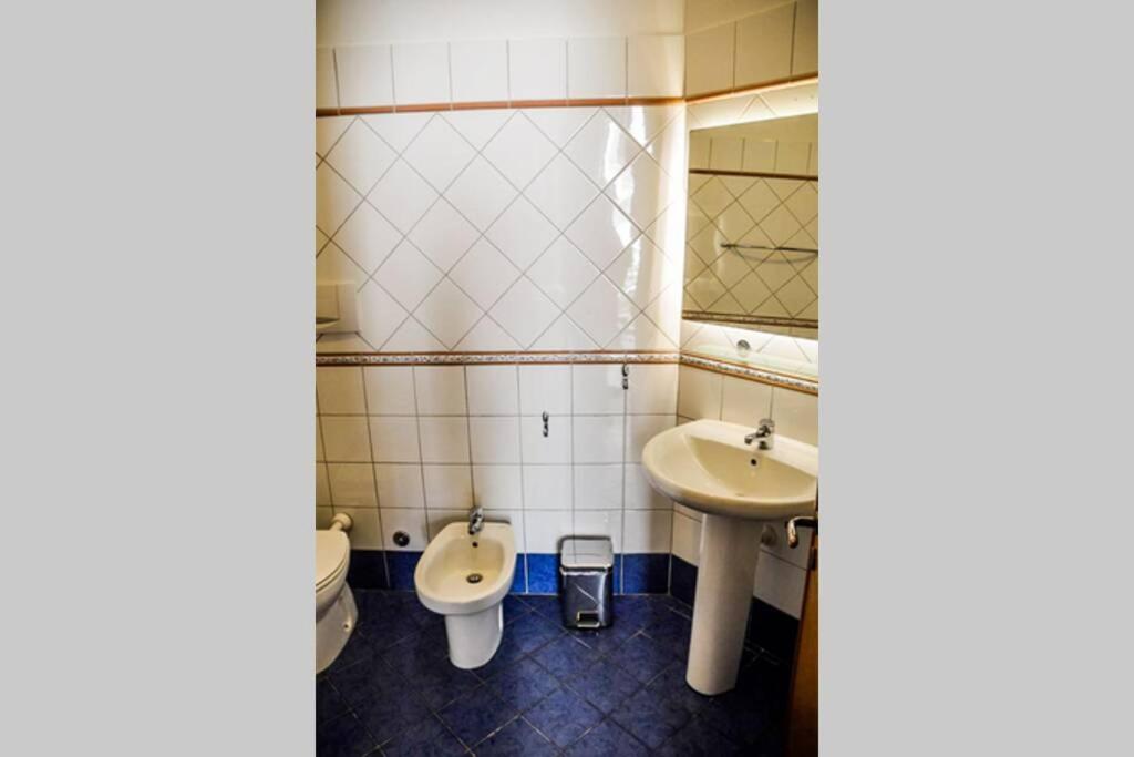 Queen Suite with Spa Bath - Photo 25