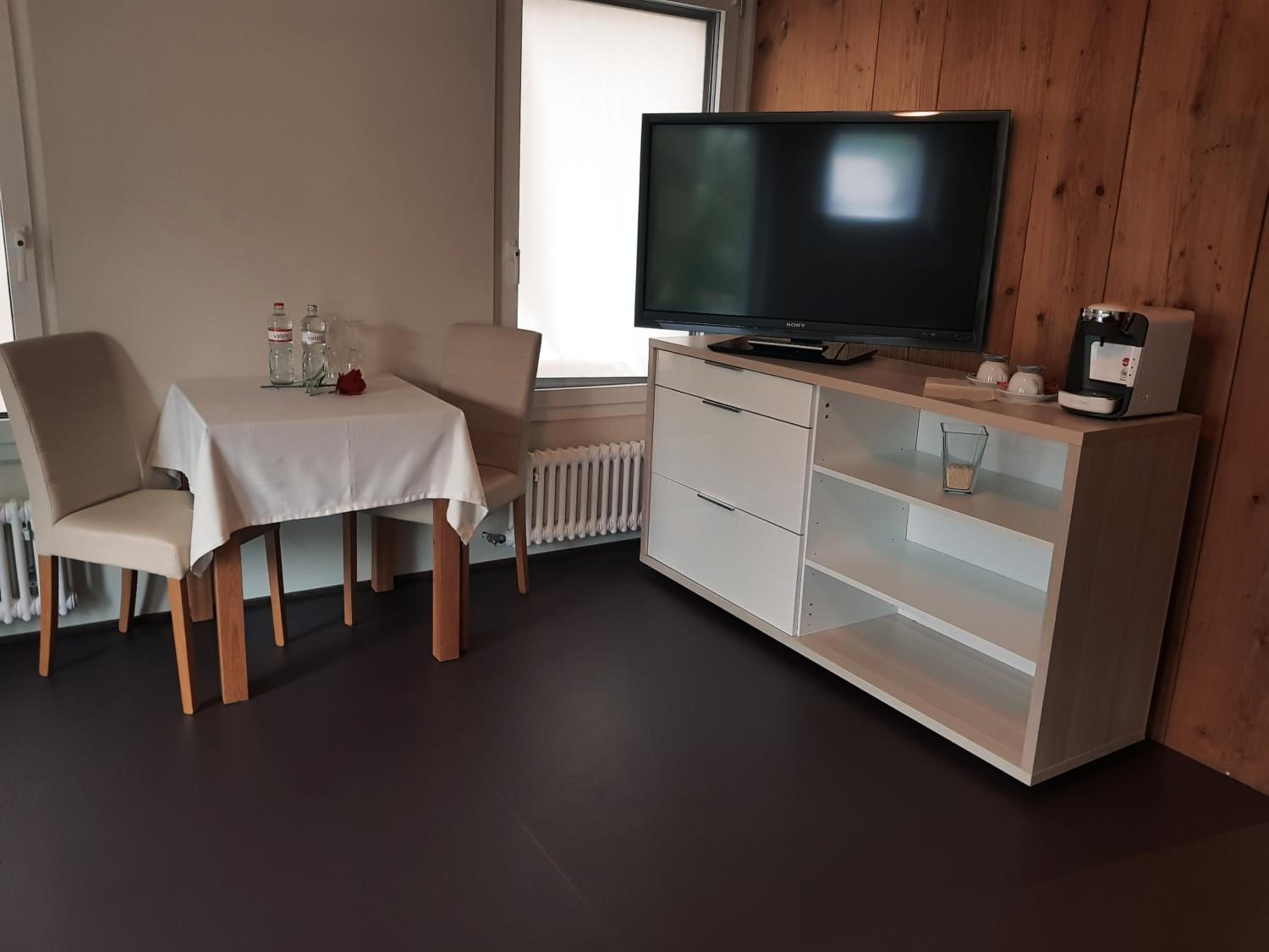 Deluxe Double Room With Shower photo 1