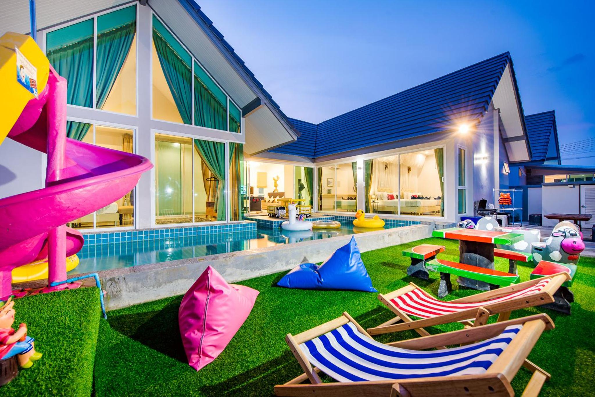 Villa with Private Pool - Photo 36