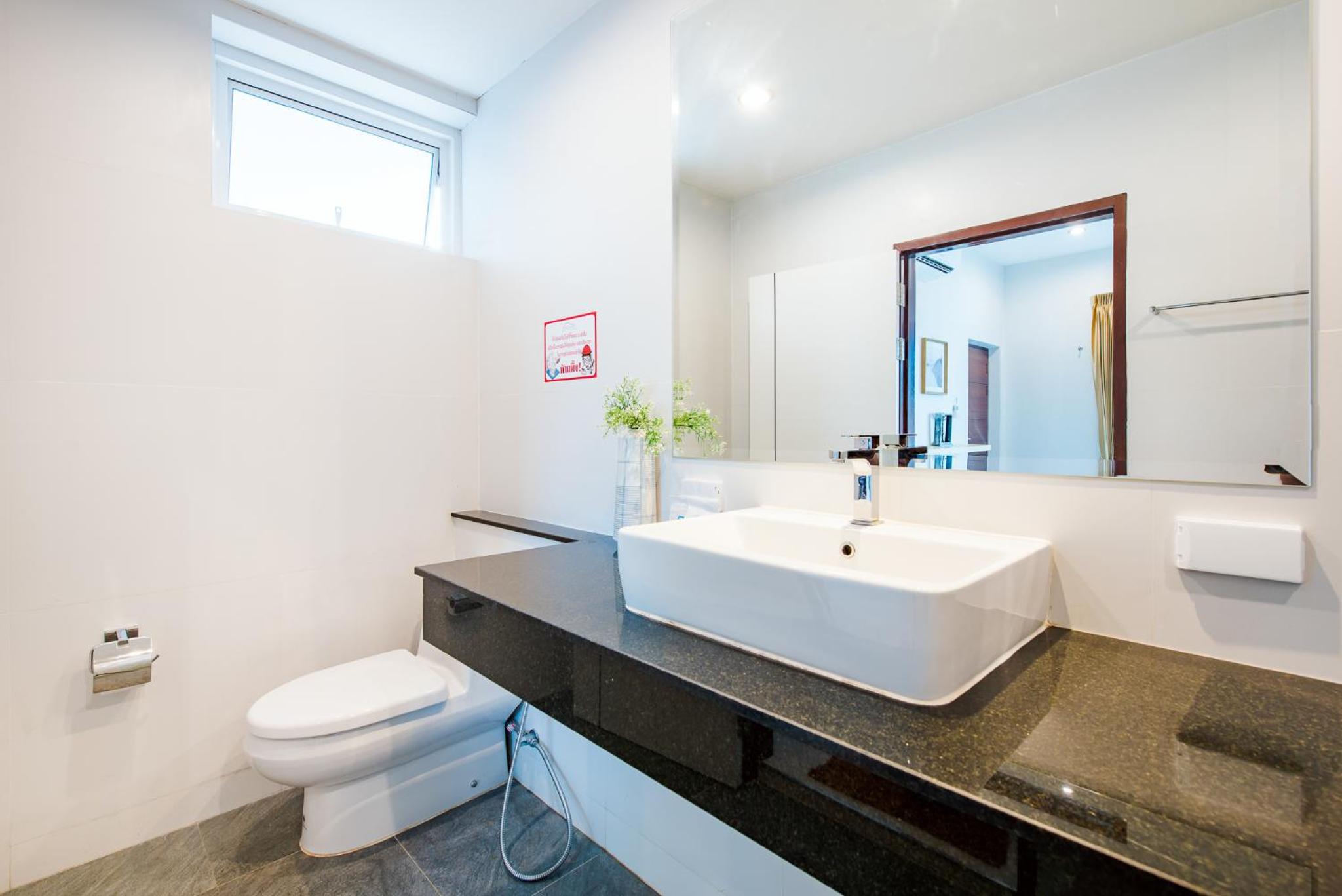 Villa with Private Pool - Photo 25