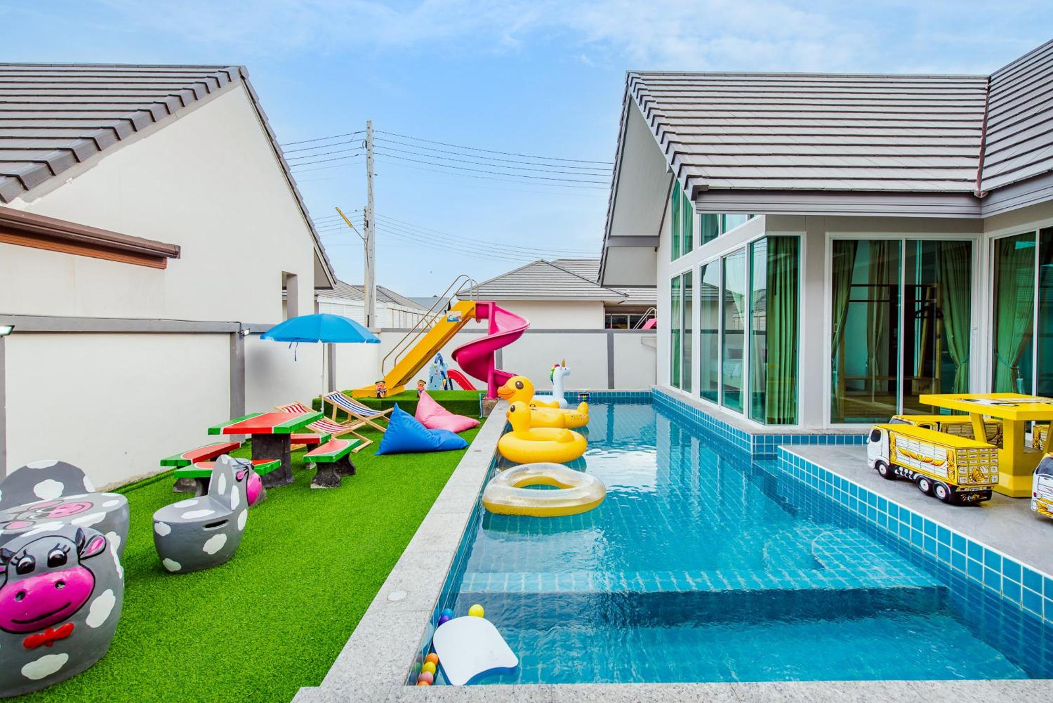 Villa with Private Pool - Photo 22