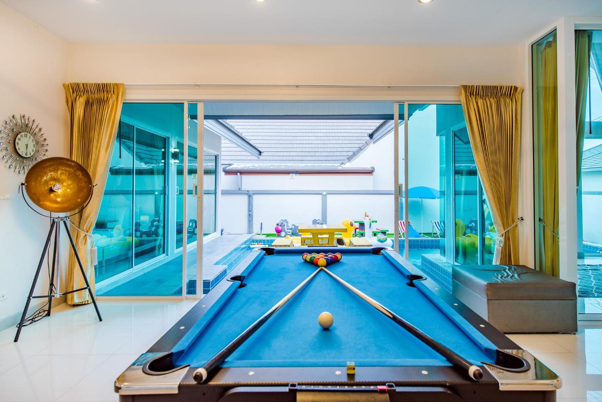 Villa with Private Pool - Photo 19