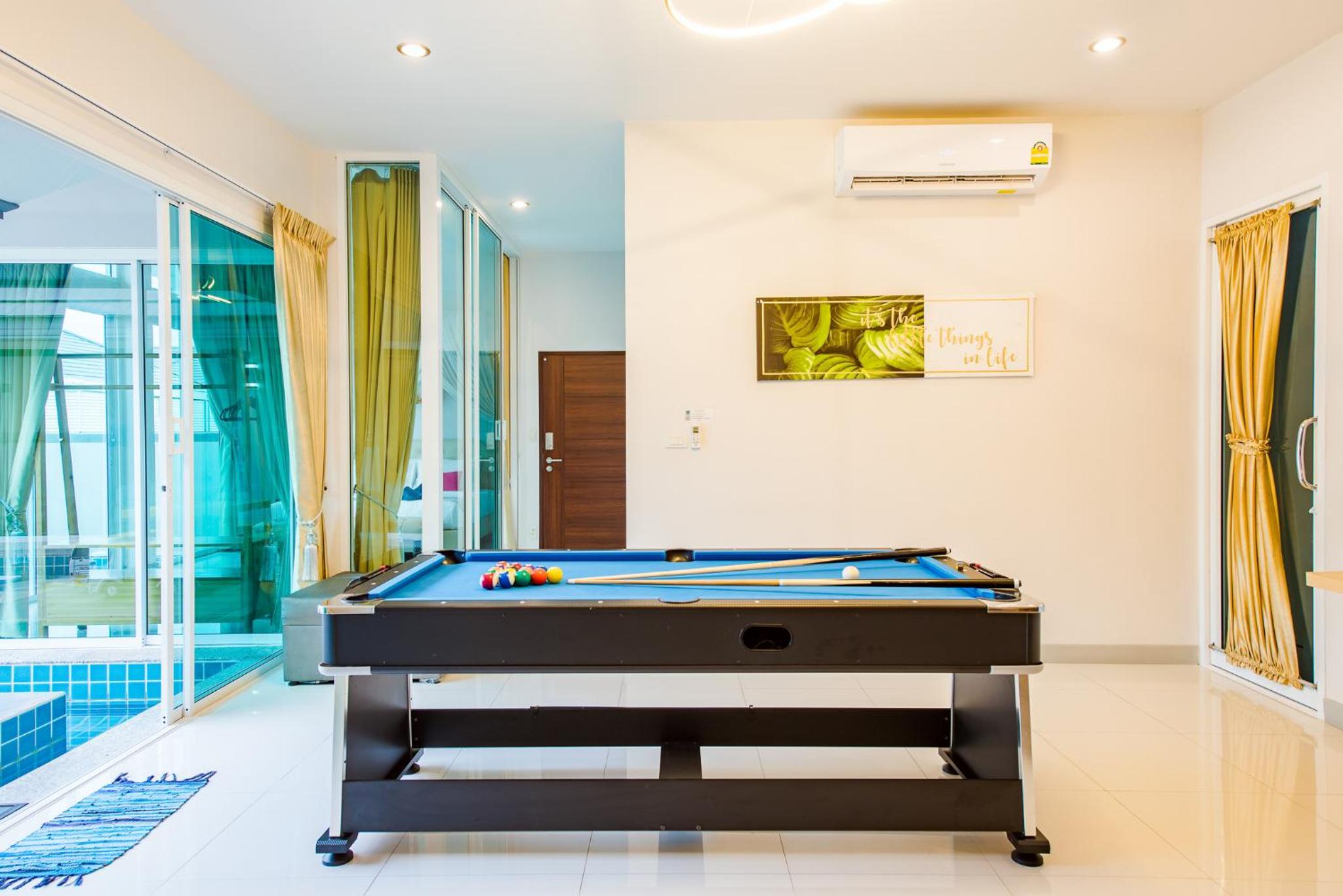 Villa with Private Pool - Photo 18