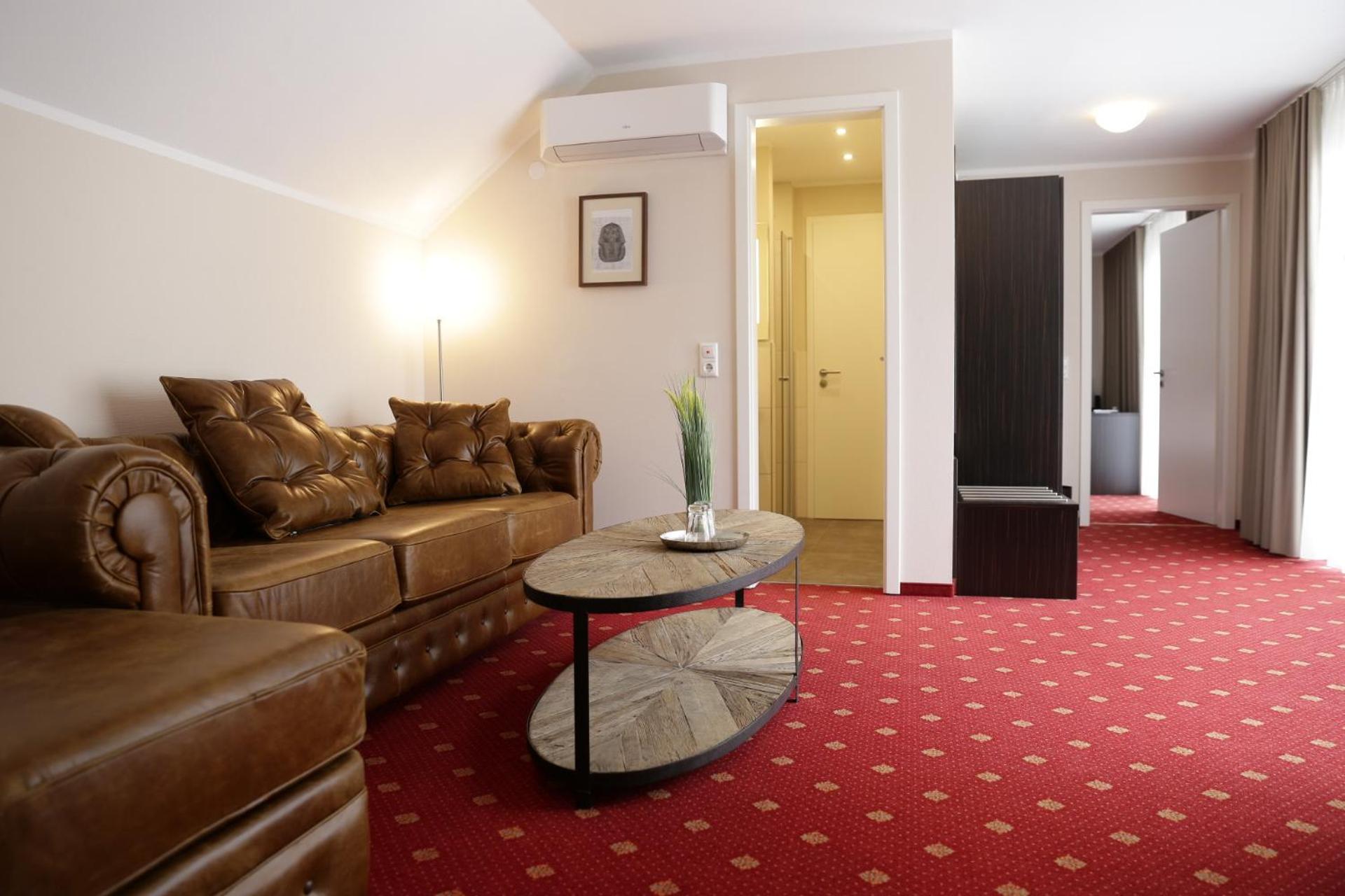 One-Bedroom Suite photo 1