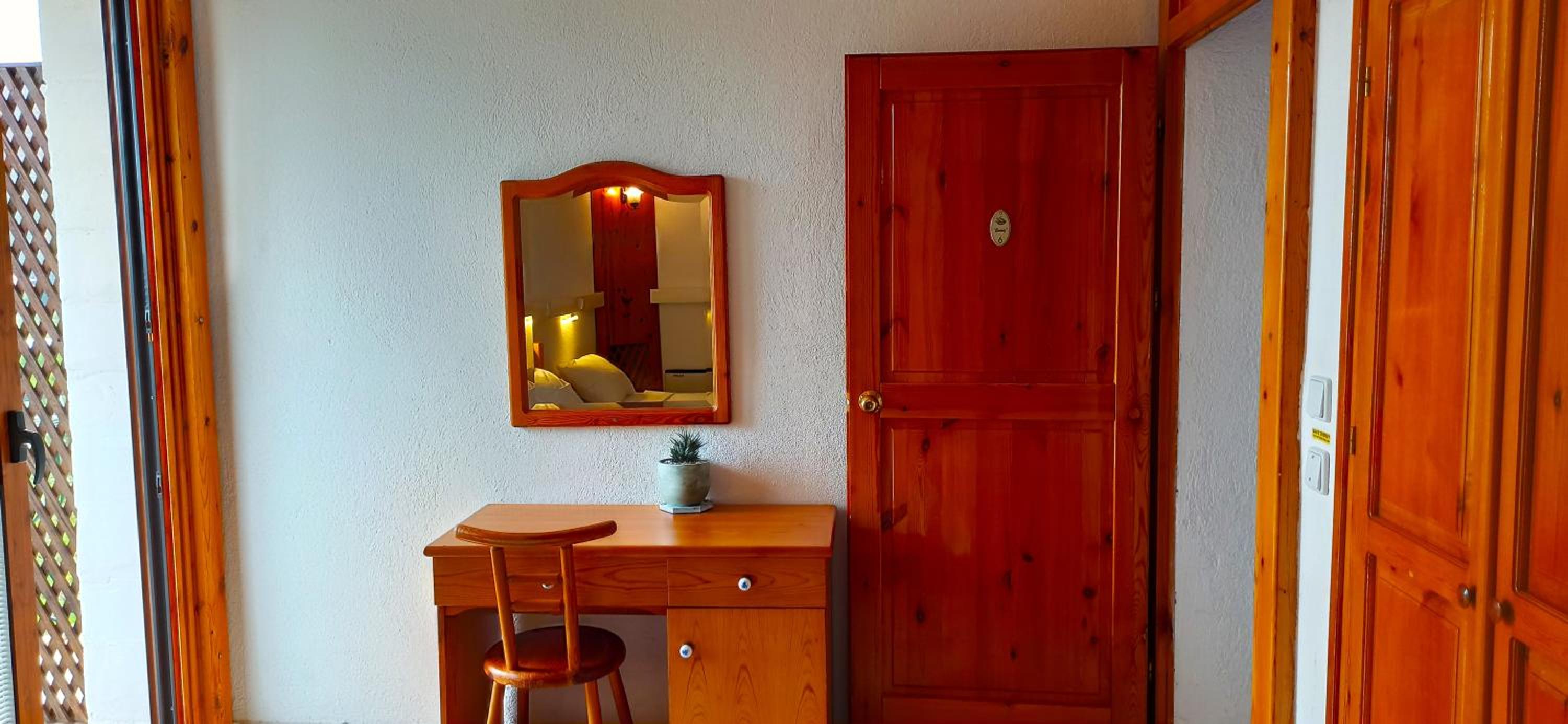 Standard Triple Room - Photo 4