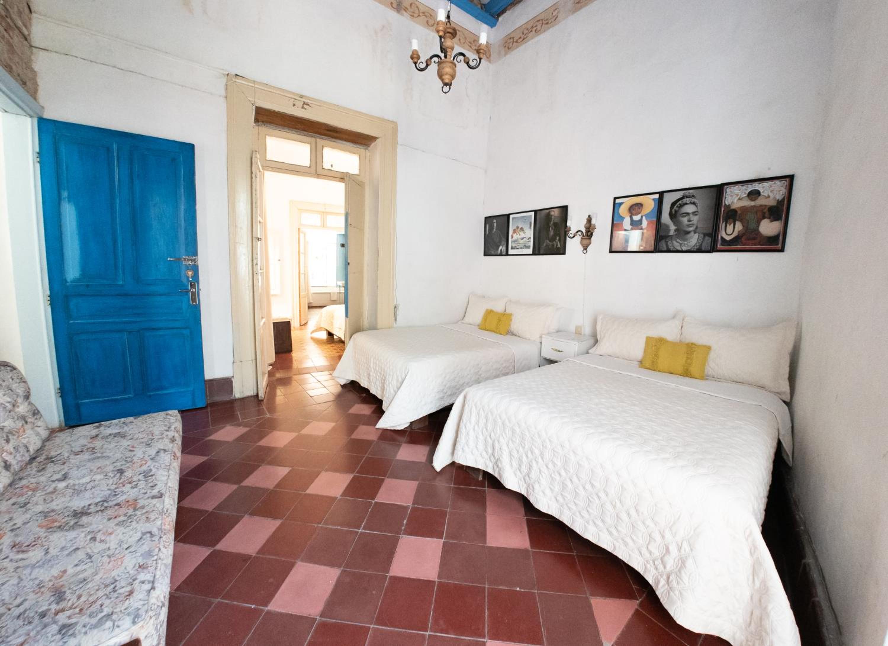 Triple Room with Balcony - Photo 9