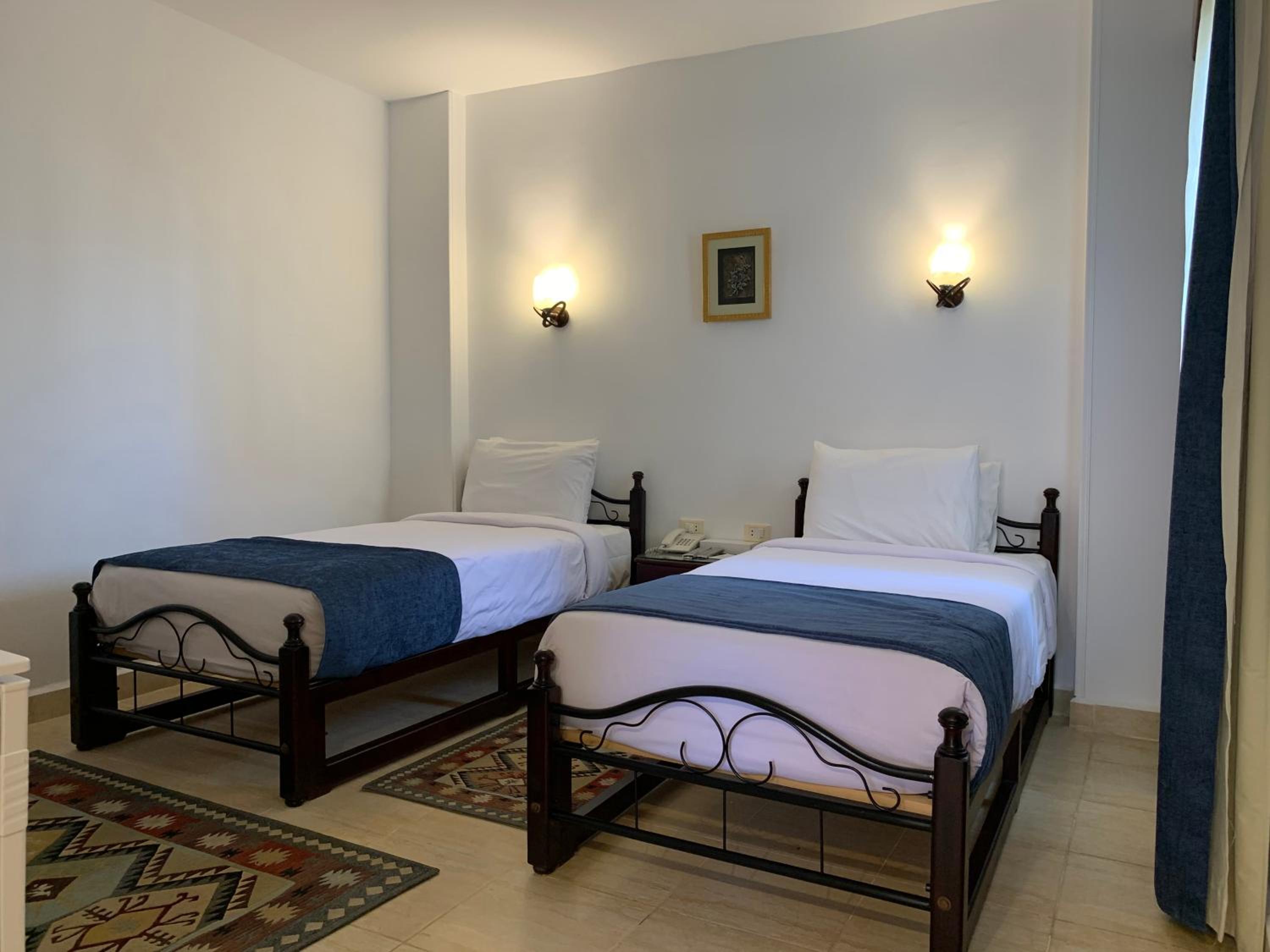 Standard Double Room - Photo 2