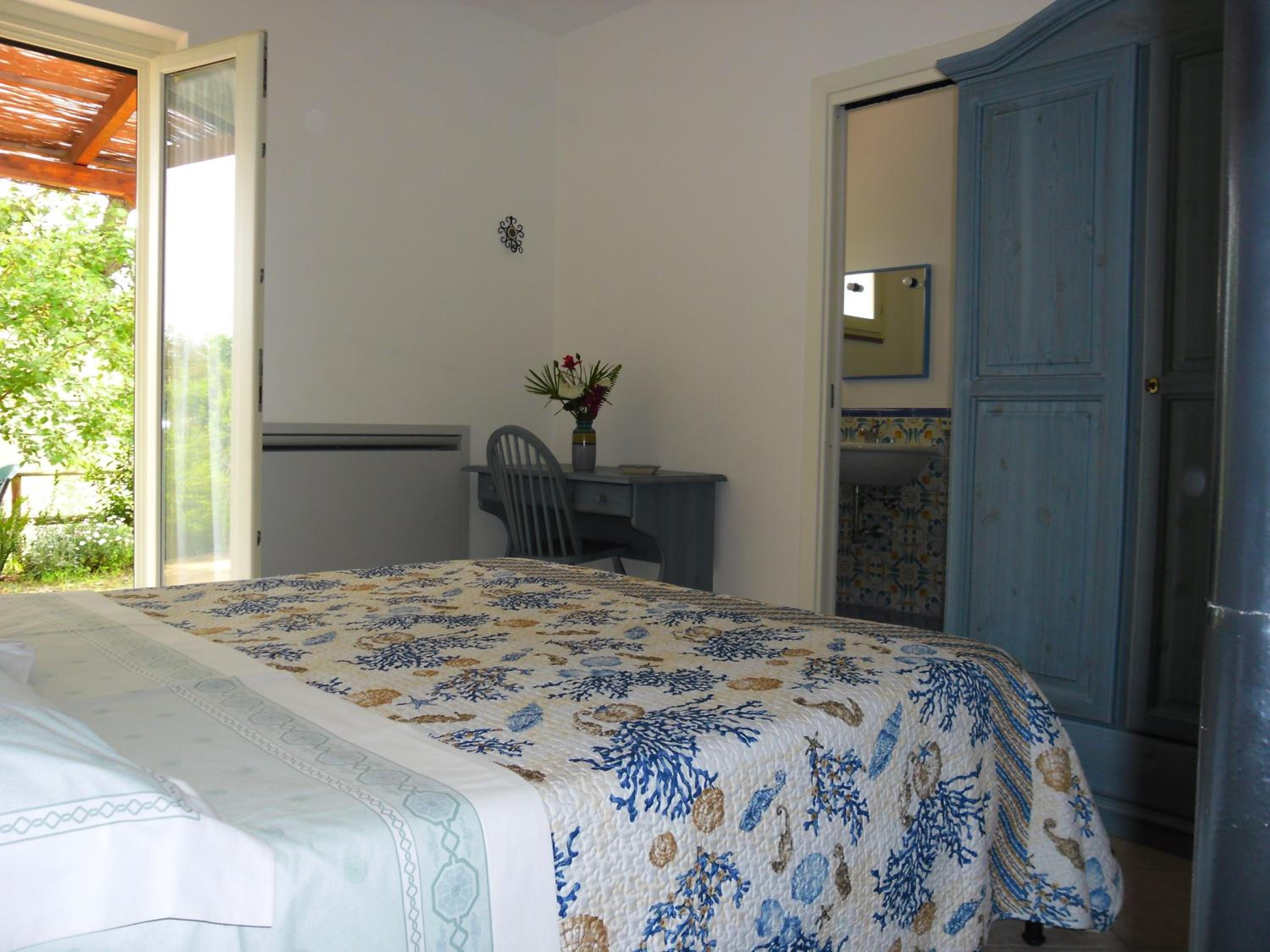 Double Room - Photo 2