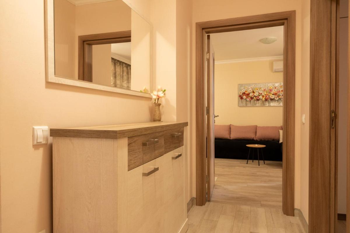 Apartment - Photo 11