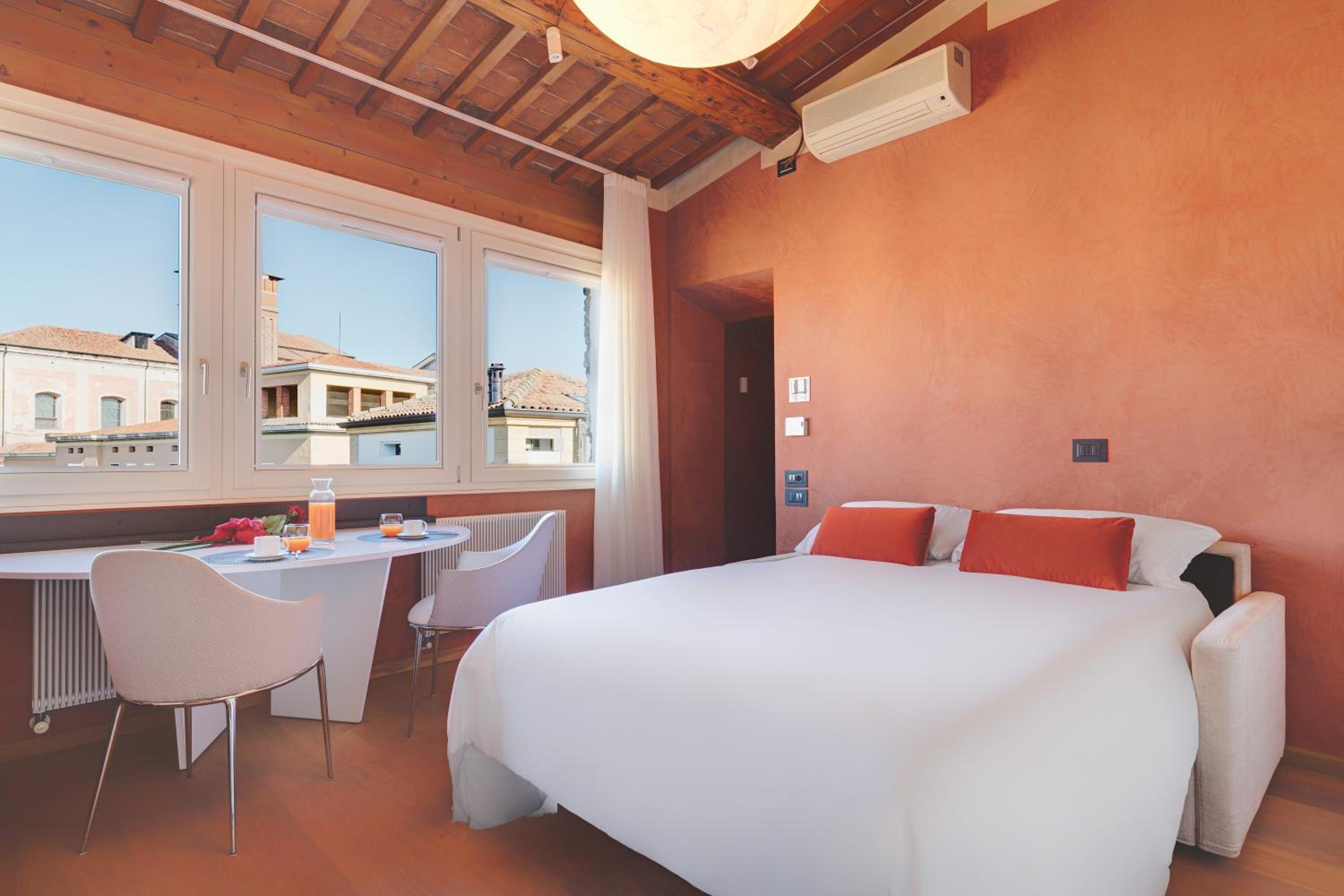 Duplex Apartment with Arena view  - Photo 12