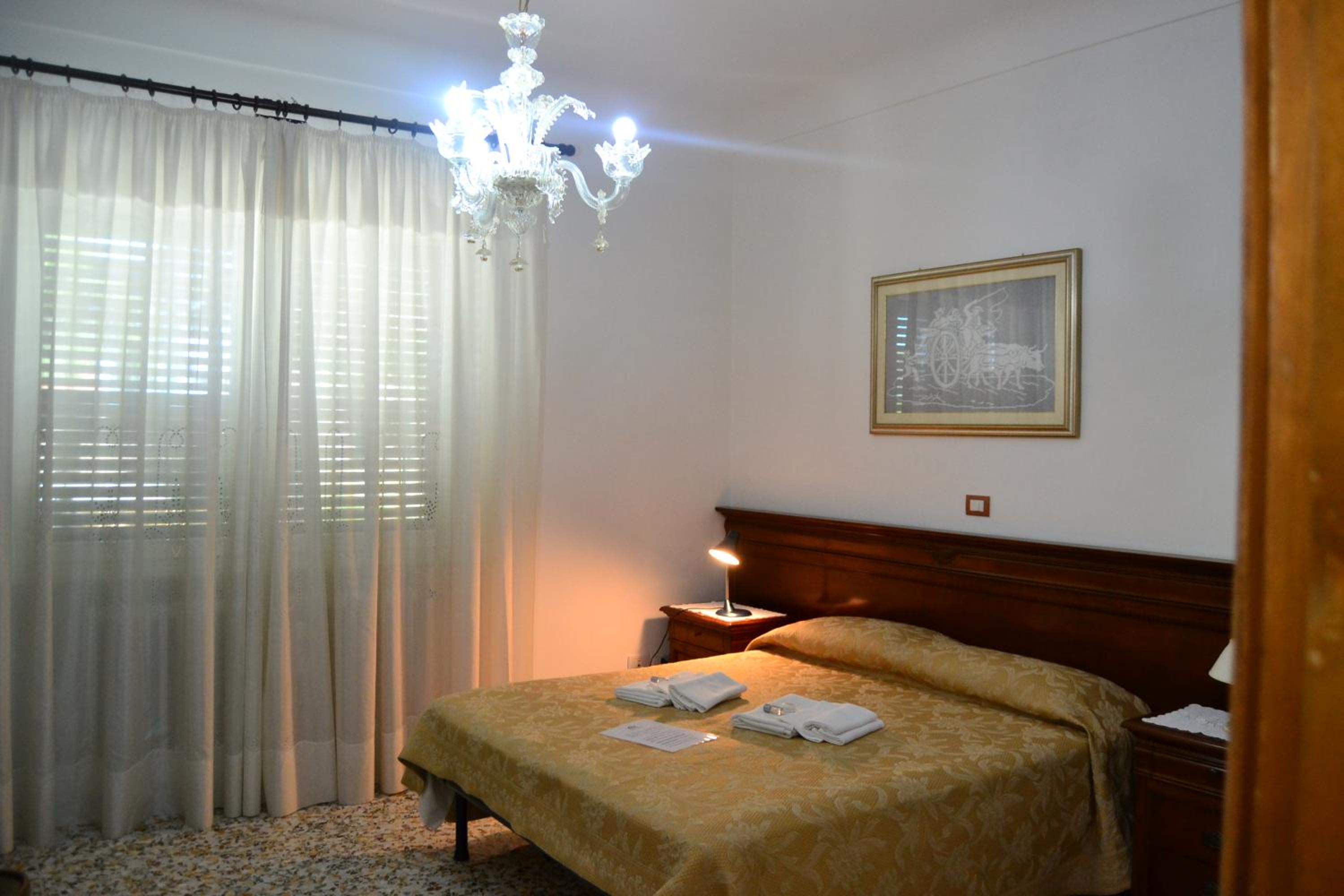 Triple Room with Shower photo 2
