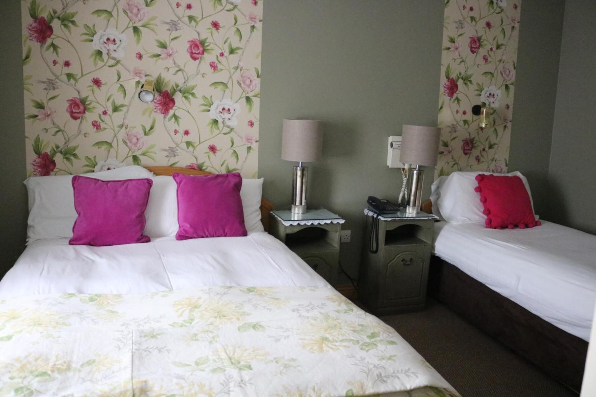 Classic Triple Room photo 2