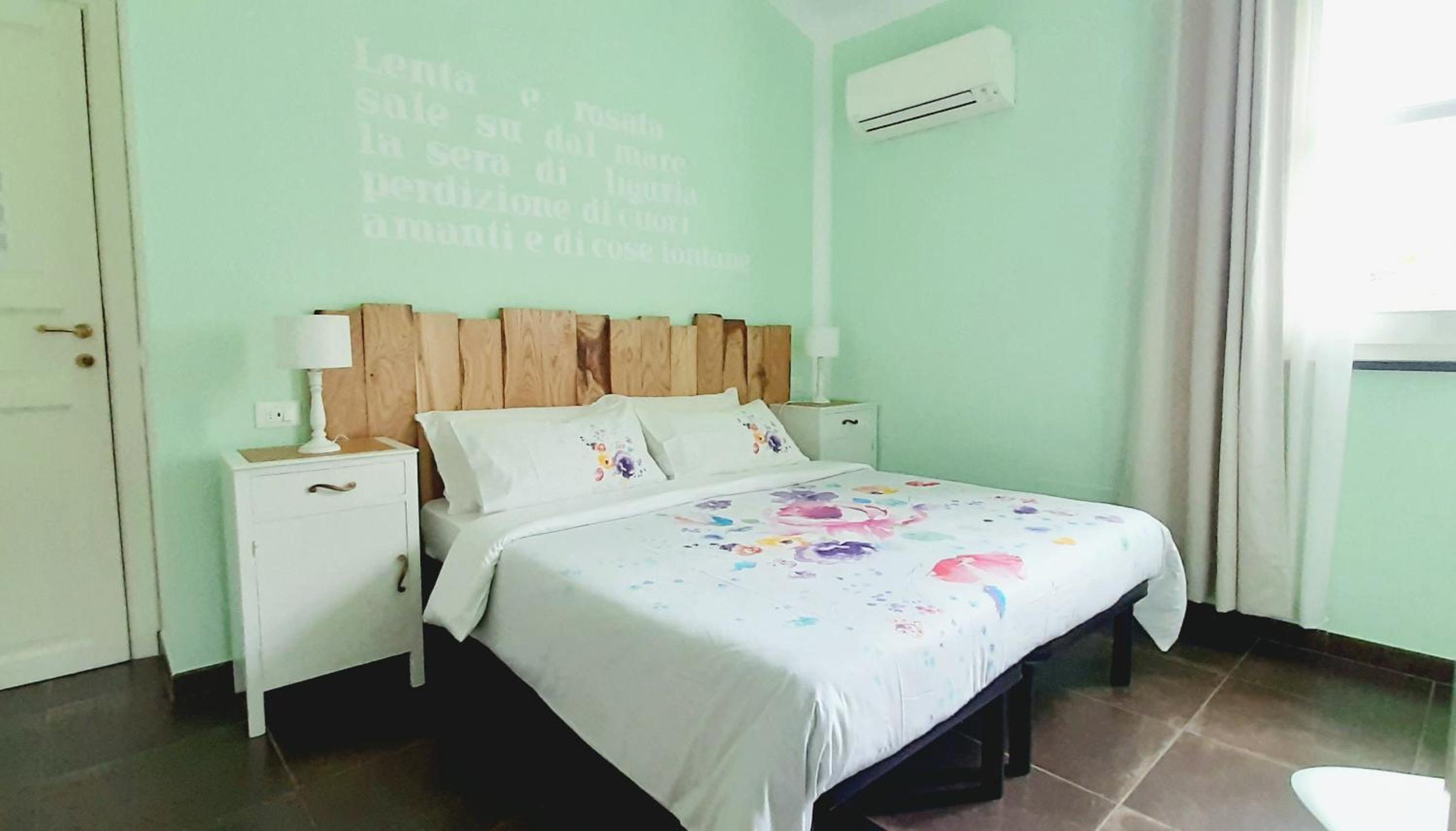 Queen Room with Garden View