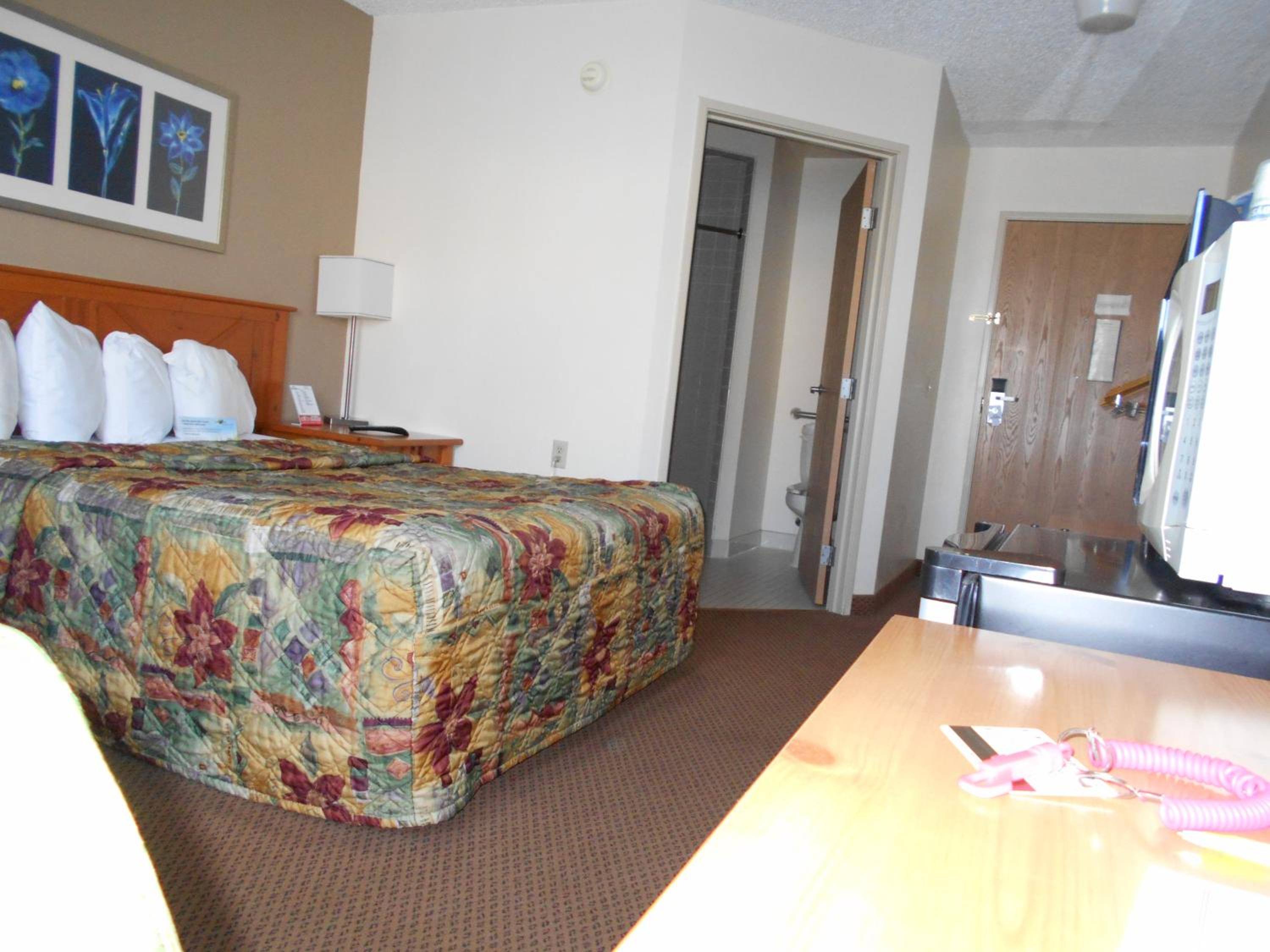 King Room - Non-Smoking - Photo 1