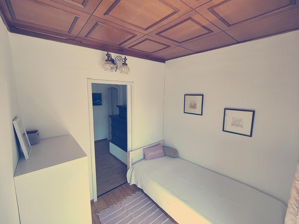 Apartment with Lake View - Photo 5