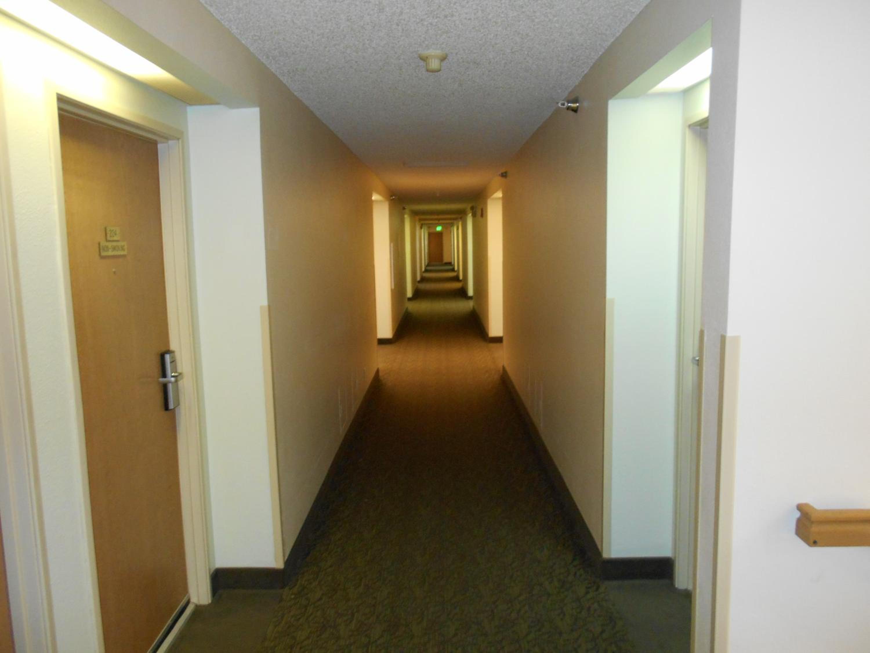 King Room - Non-Smoking - Photo 6