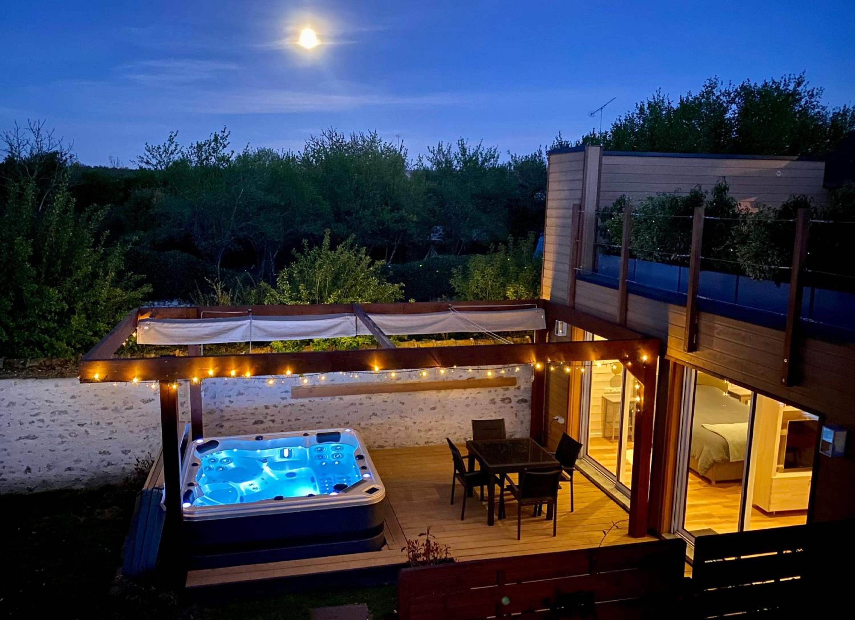 Suite with Hot Tub