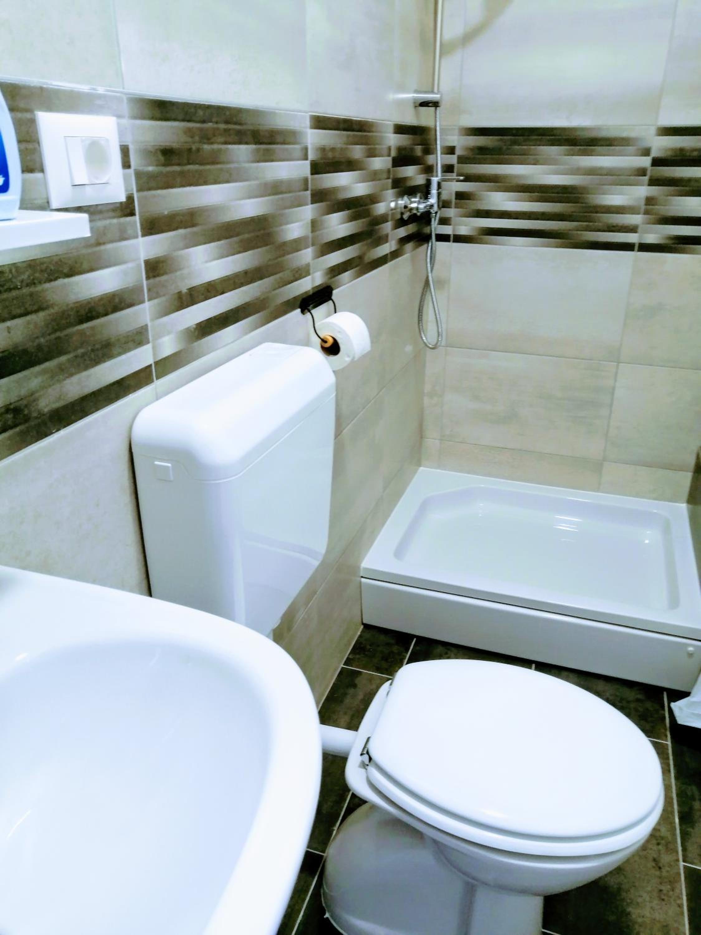 Double or Twin Room with Sea View and Shared Bathroom 3