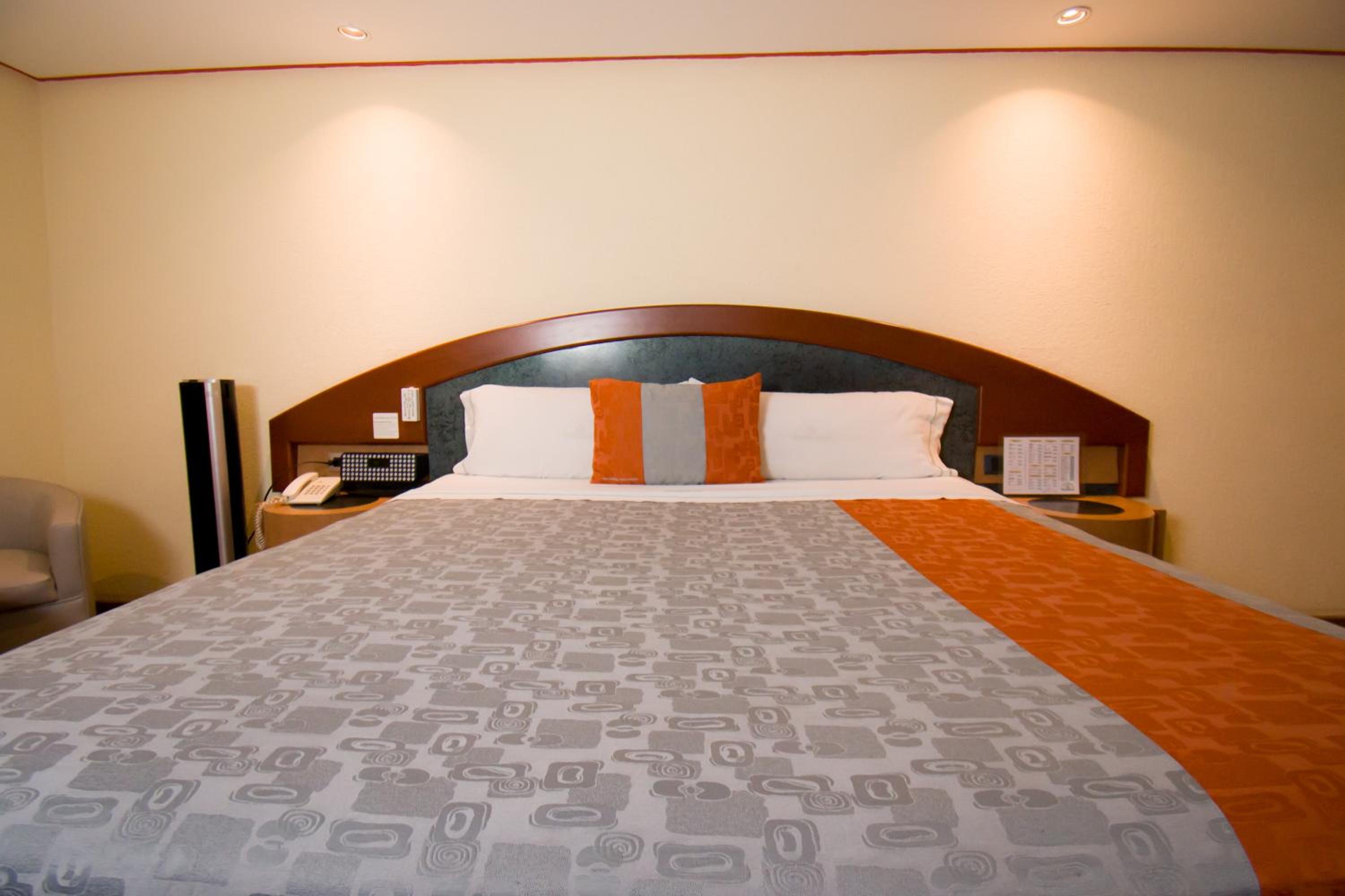 Deluxe King Room - Photo 1