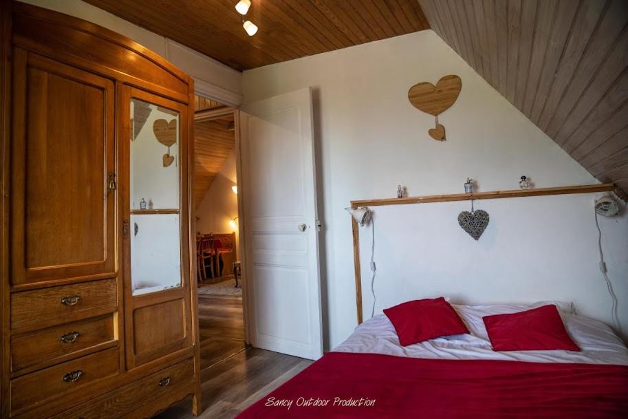 Two-Bedroom Apartment - Photo 2