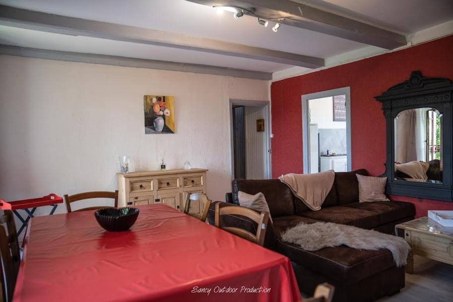 Three-Bedroom Apartment - Photo 4