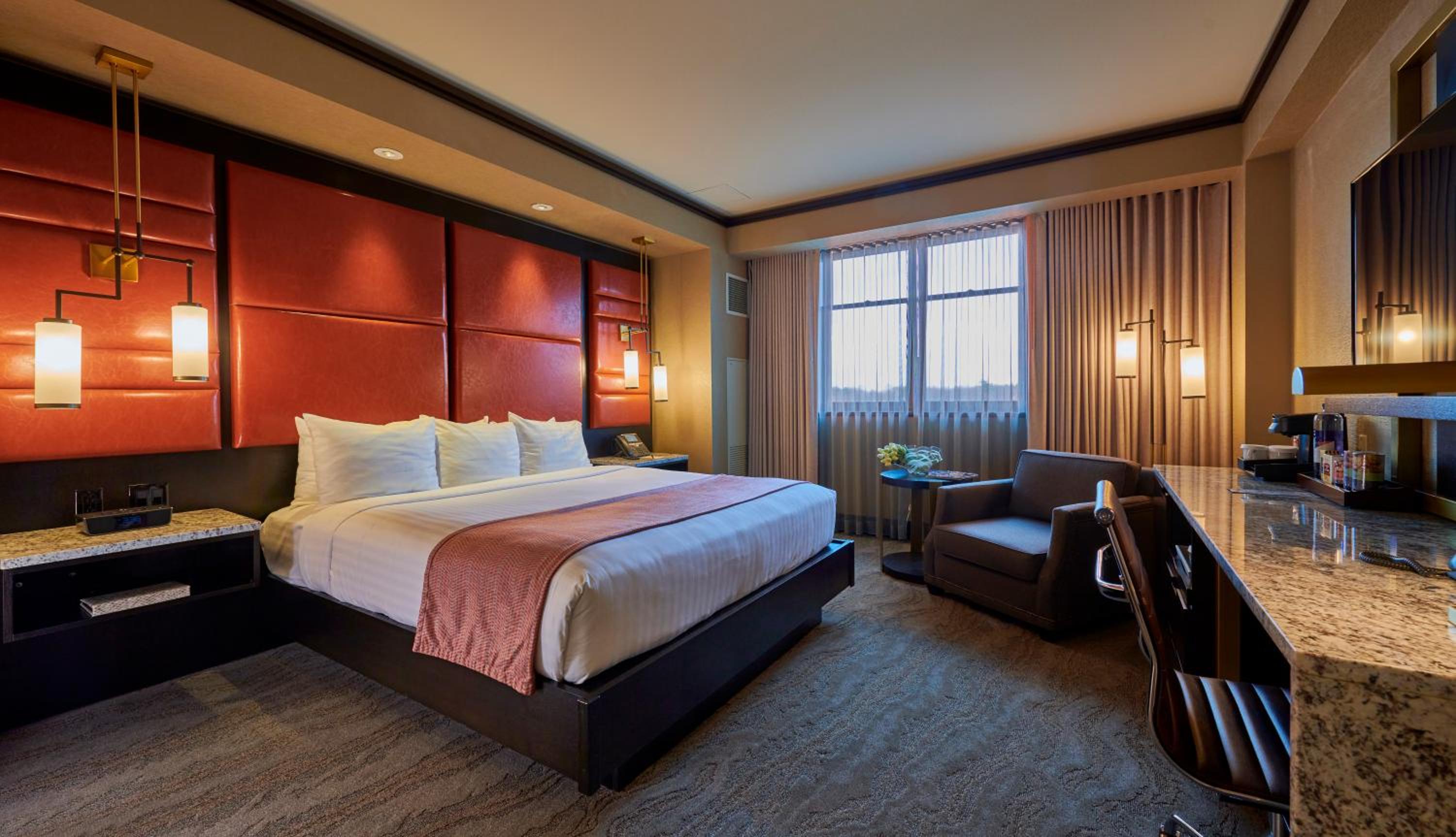 Deluxe King Room photo 3