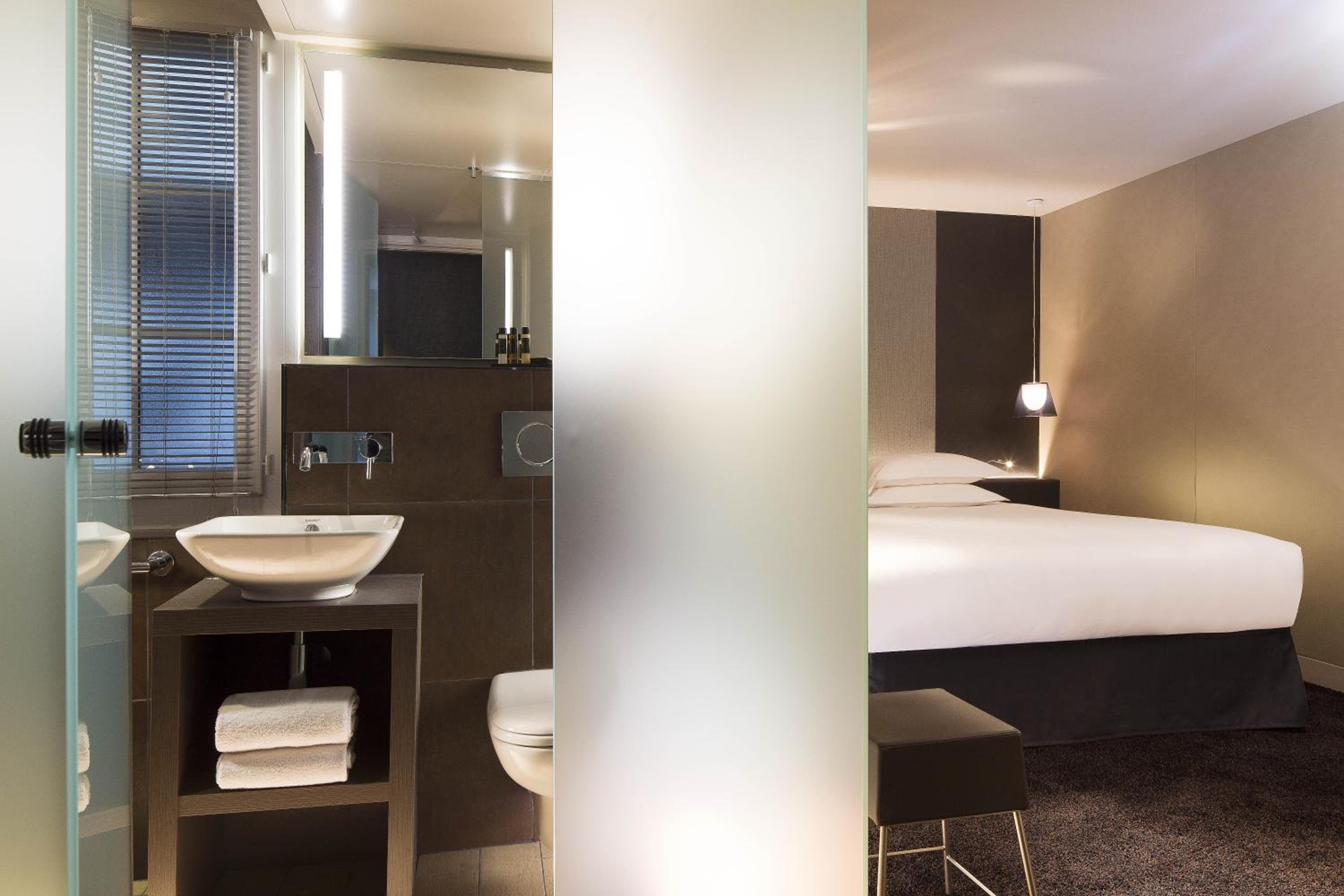 Executive Queen Room