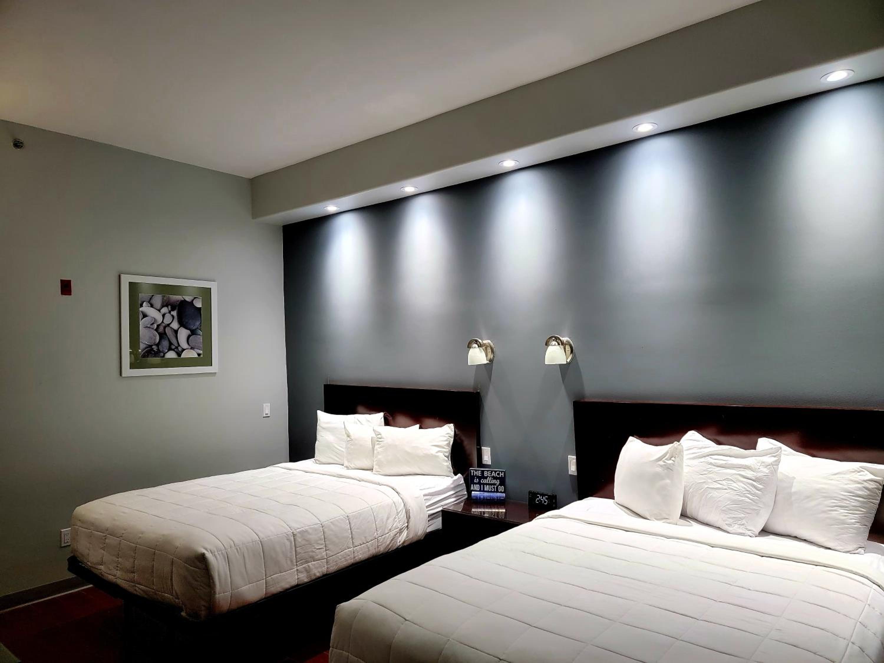 Queen Room with Two Queen Beds - Photo 1