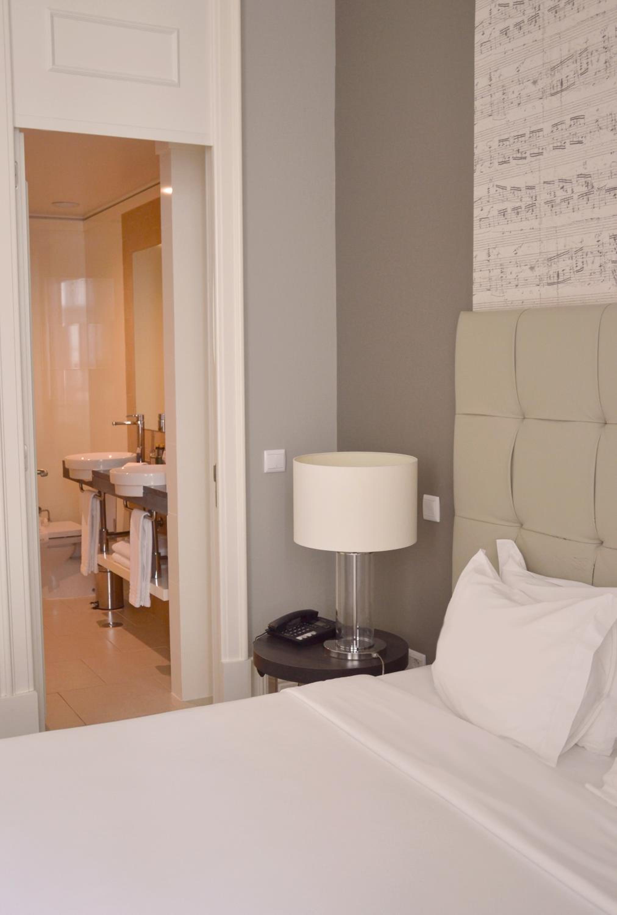 Superior Double Room - Photo 8