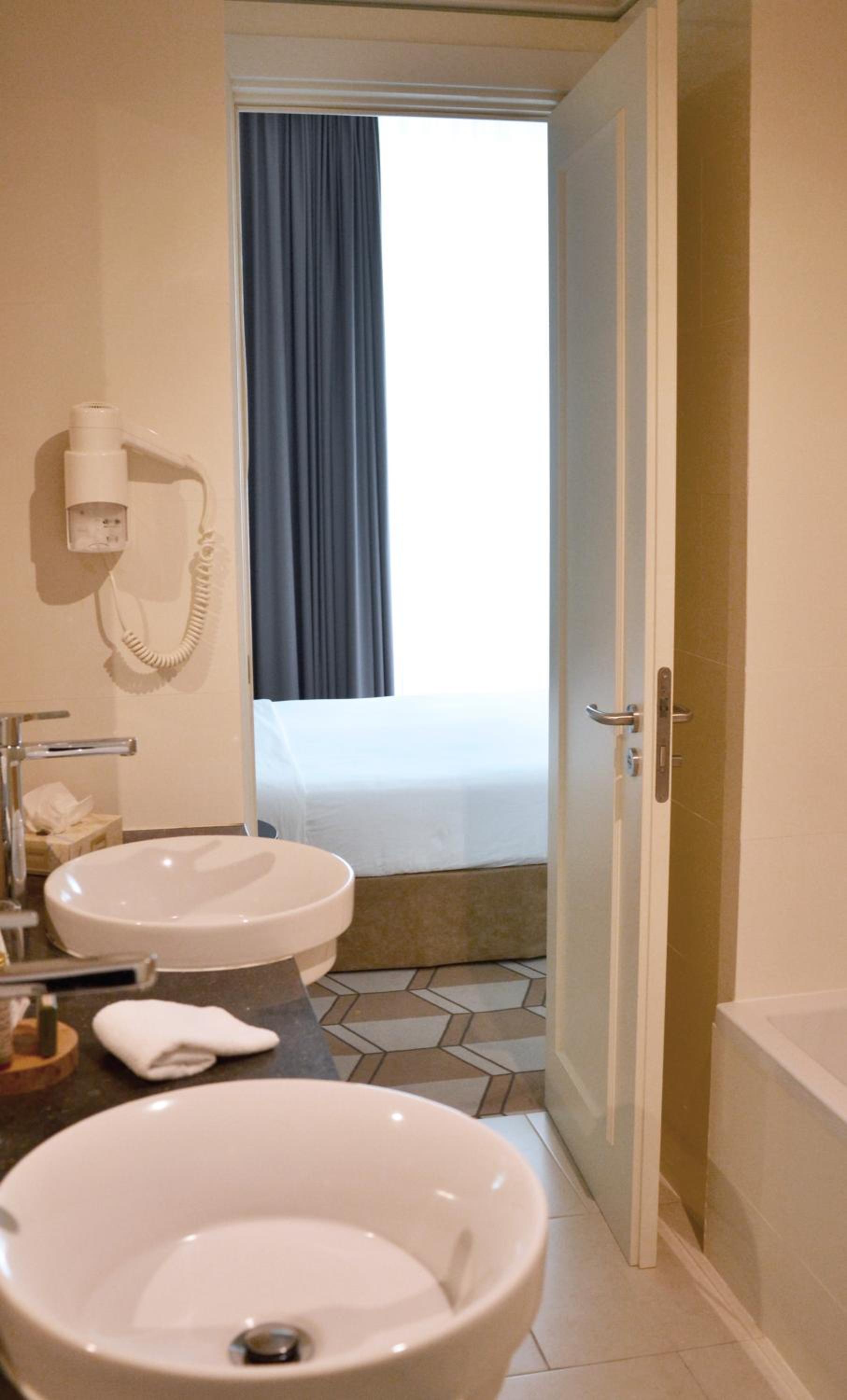 Superior Double Room - Photo 11