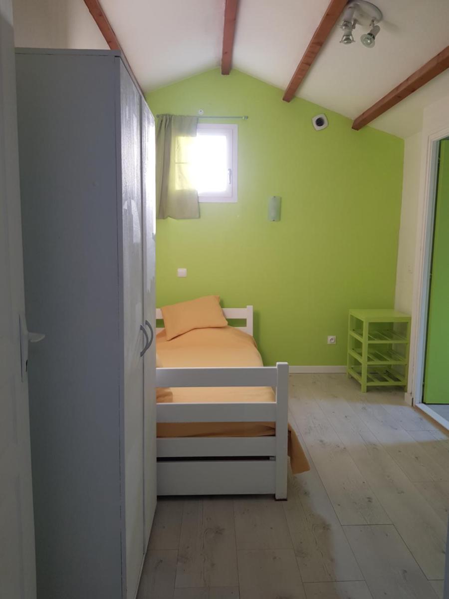 Apartment with Garden View - Photo 15