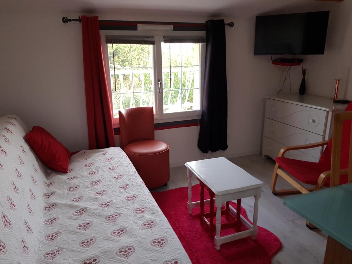 Apartment with Garden View - Photo 8