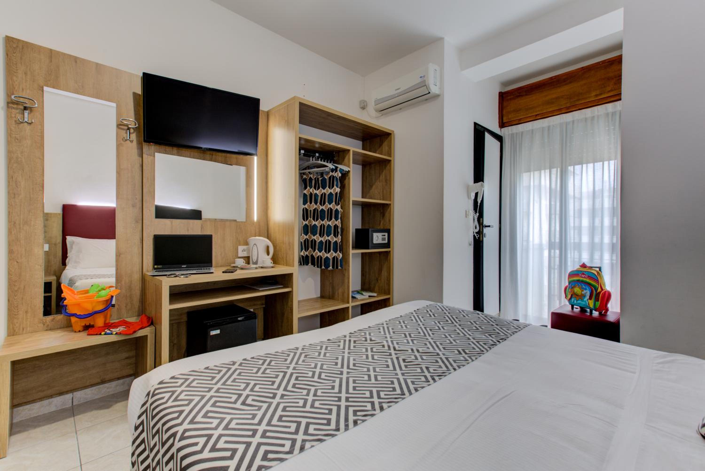 Double or Twin Room with Balcony photo 3