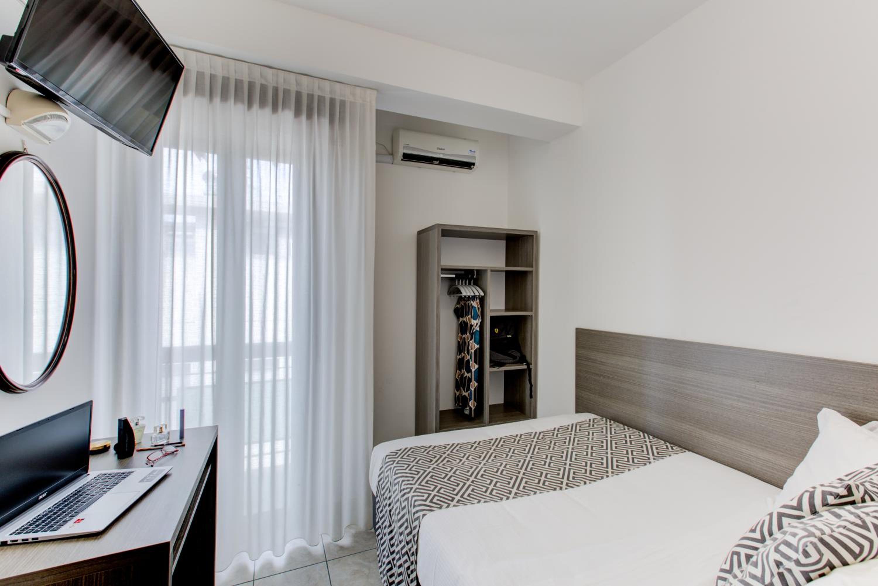 Single Room with French Bed photo 1