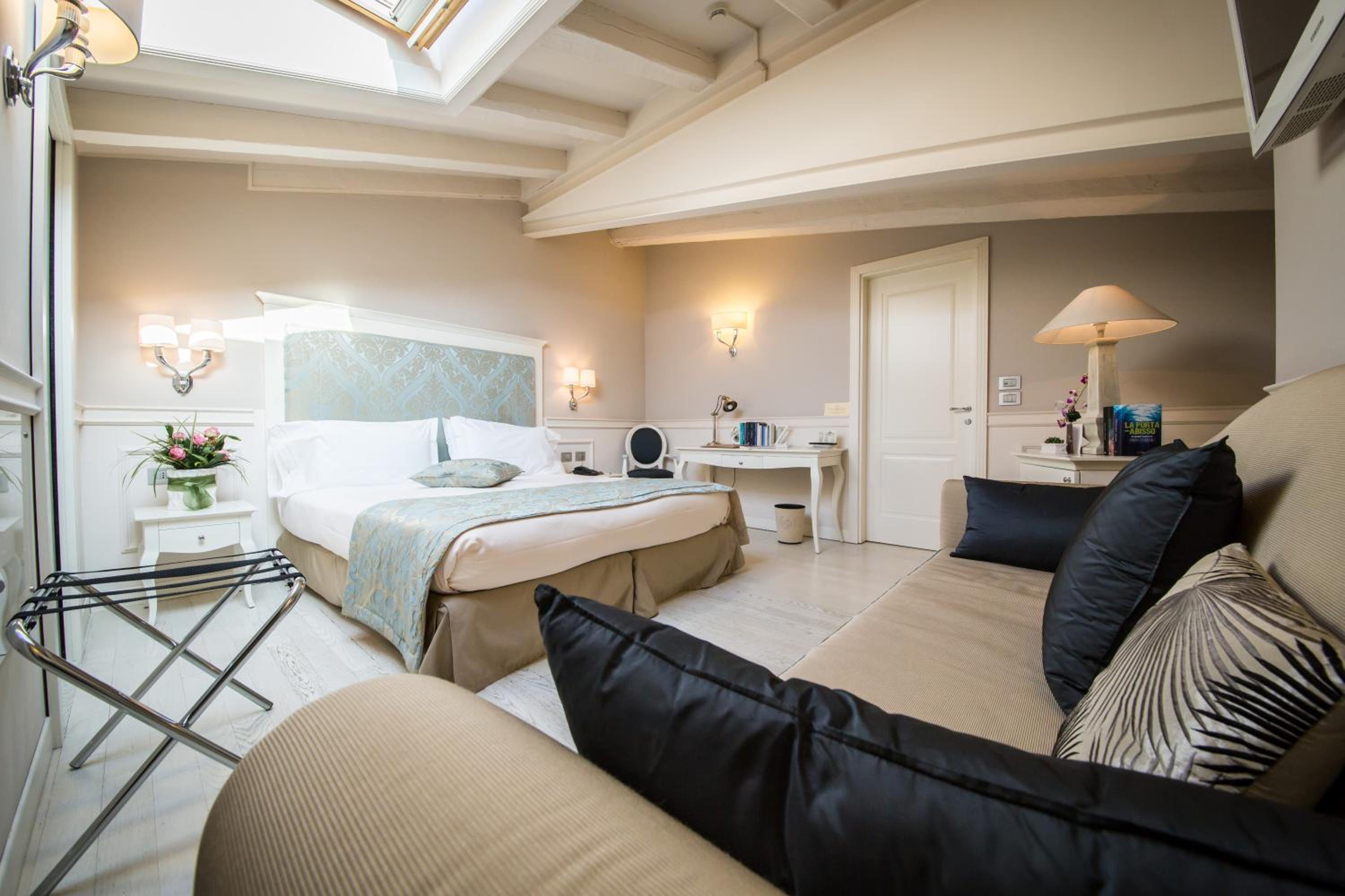 Superior Double Room - Photo 16