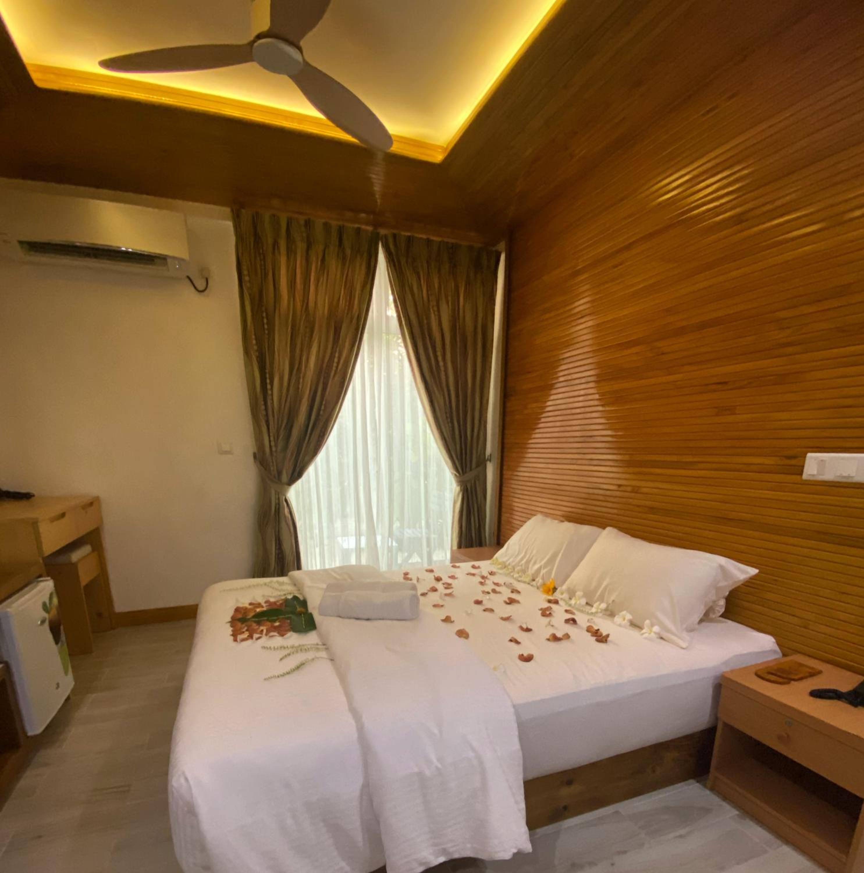Deluxe Double or Twin Room - Photo 26