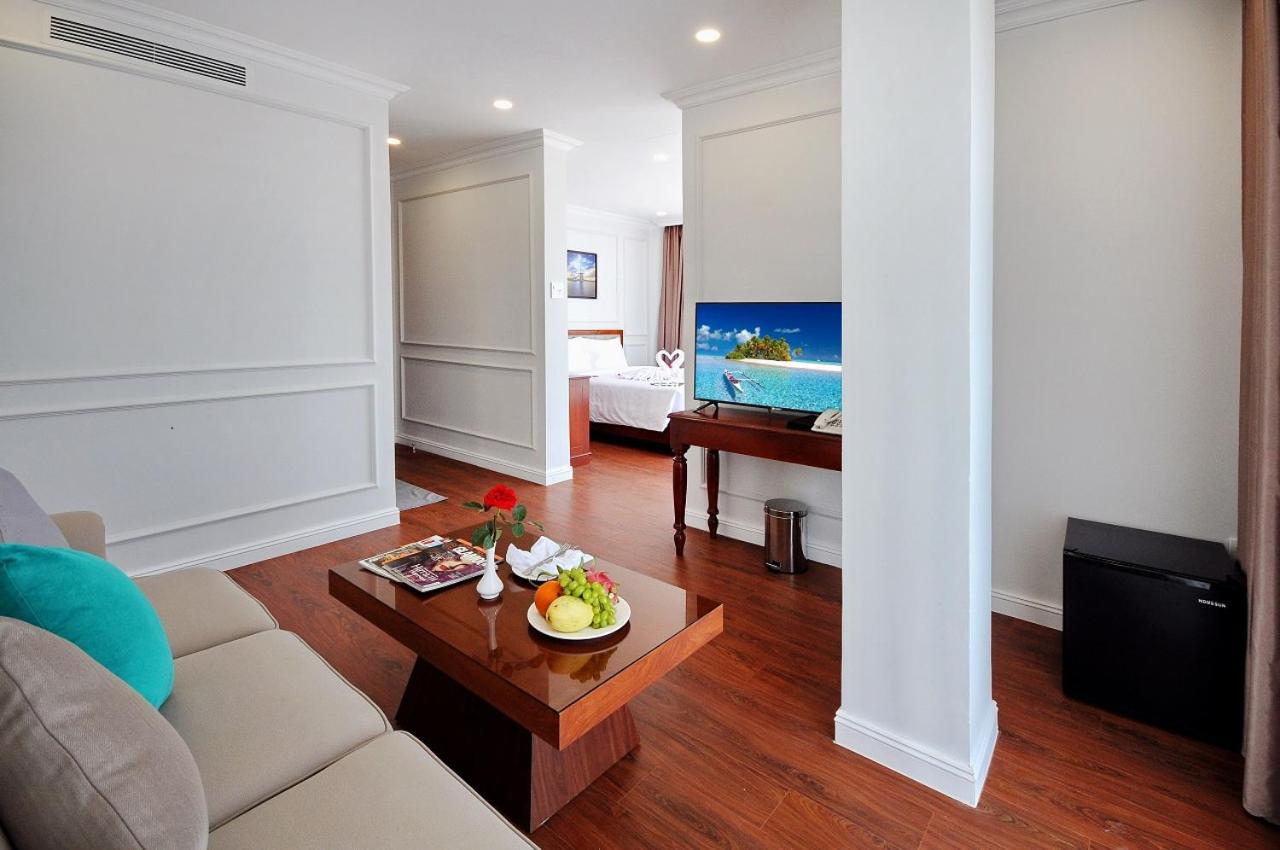 Queen Suite with Sea View - Photo 6
